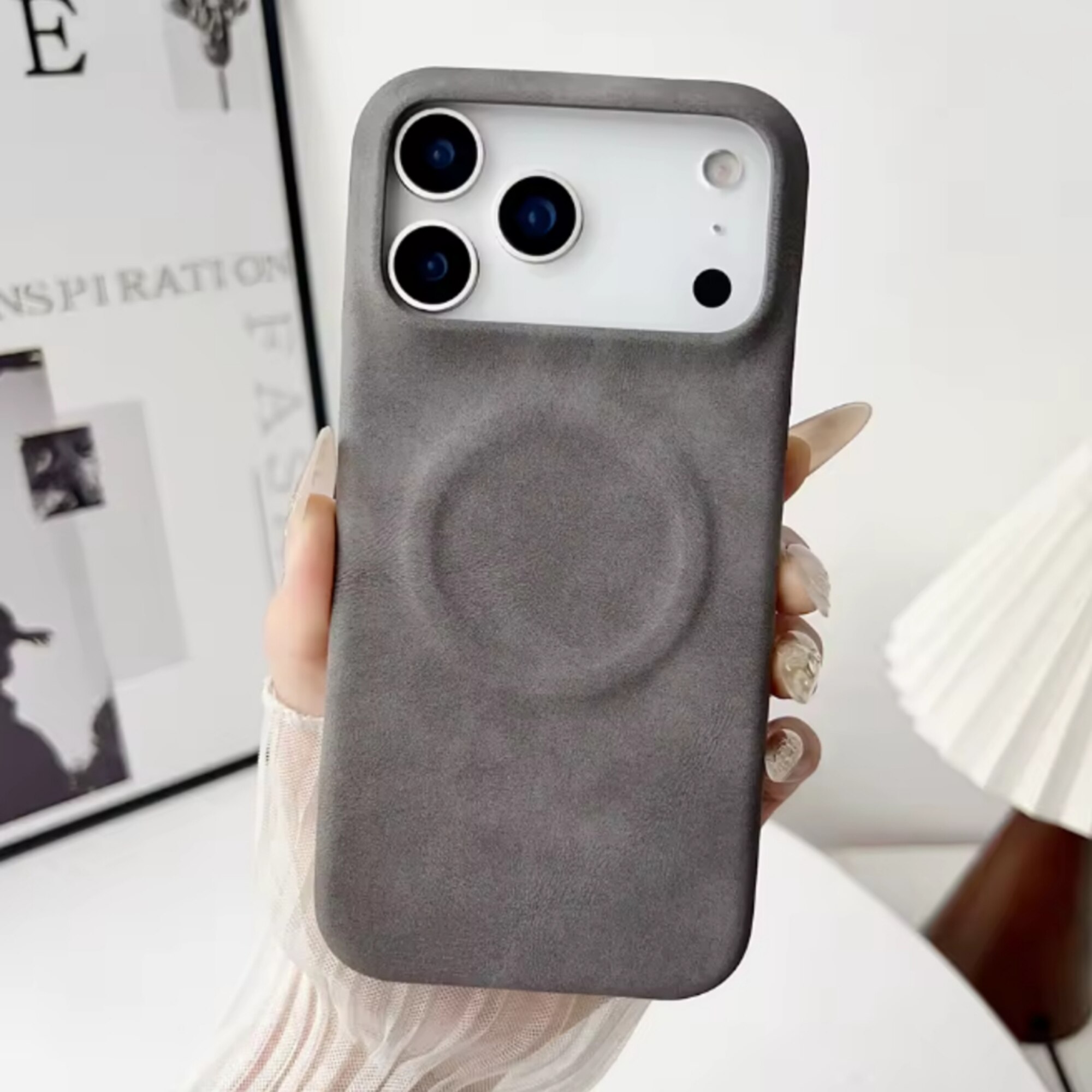 Husa Premium pentru iPhone 17 Pro, Piele ecologica (PU) Vintage Lambskin, Functie MagSafe, Mata High-Quality, Anti-Soc, Ultra Slim, Protectie Spate, Gri