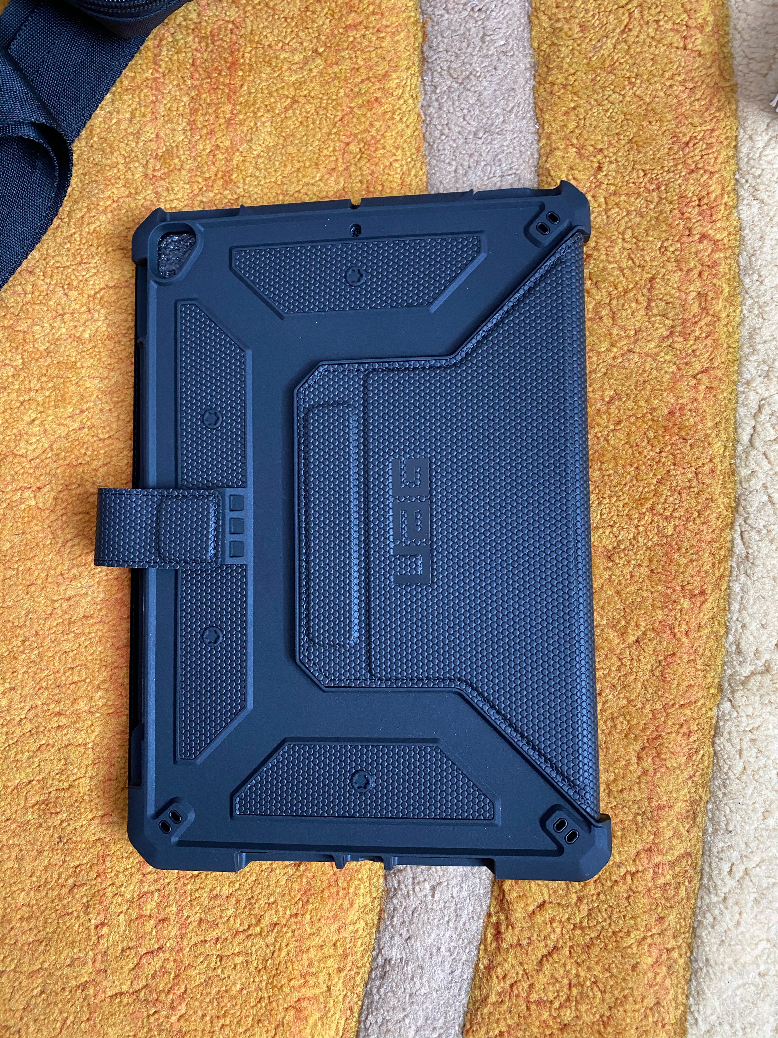 Husa de protectie UAG Book Metropolis Series pentru Apple iPad 7 10.2 inch, Military drop tested, Black