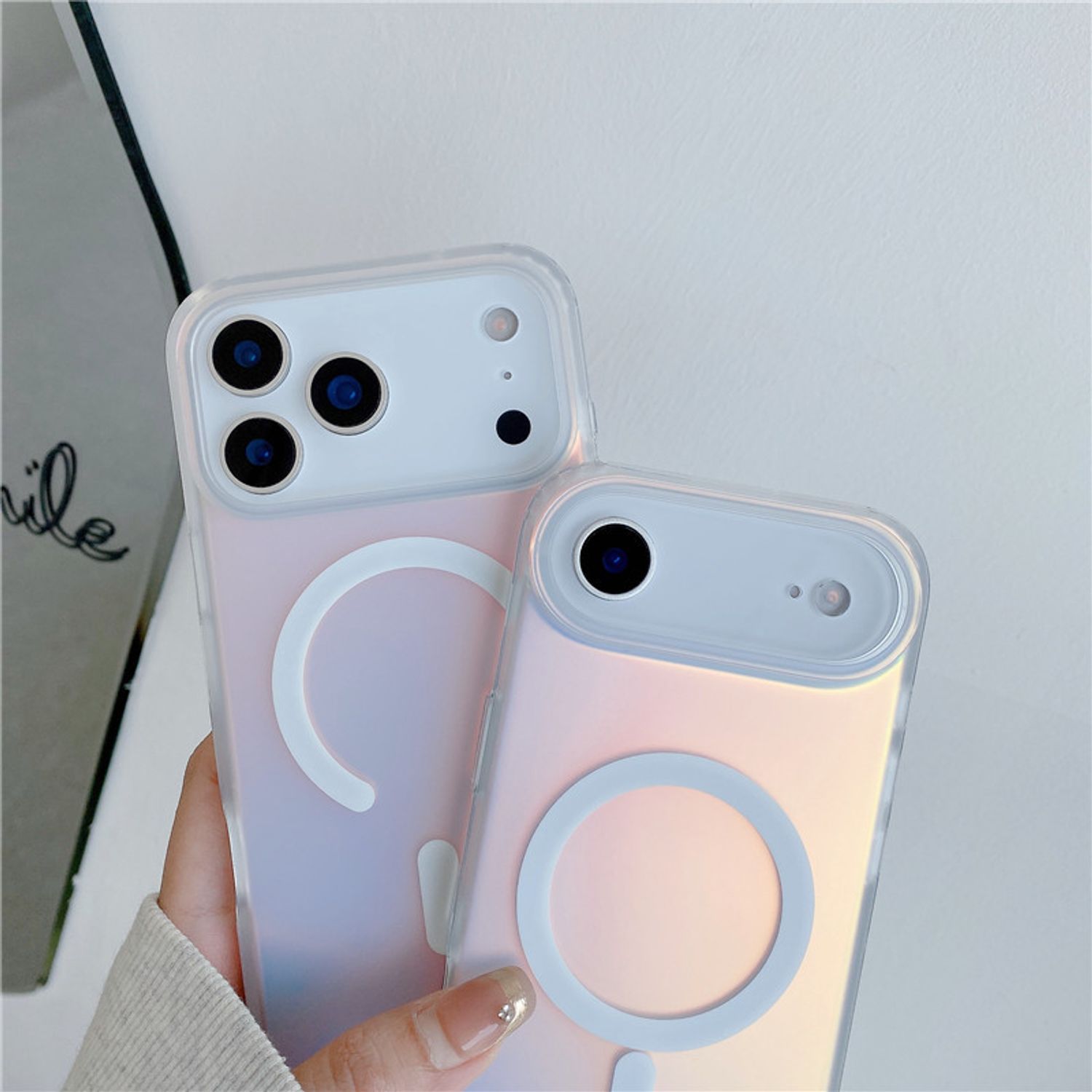 Husa pentru Apple iPhone 17, Magsafe, Antisoc, Schimbare Culoare din Unghiuri Diferite, Textura Mata, Multicolor/Alb