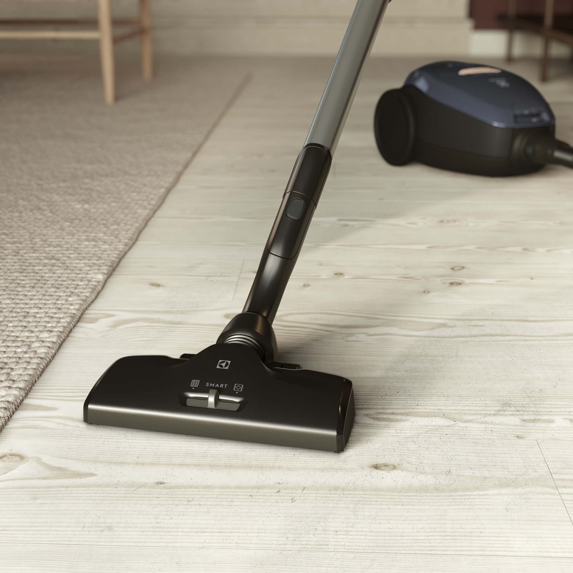 Aspirator cu sac Electrolux PD82-8DB, 500W, functie SmartMode, kit pentru animale de companie, nivel zgomot 57 dB, negru/bleumarin