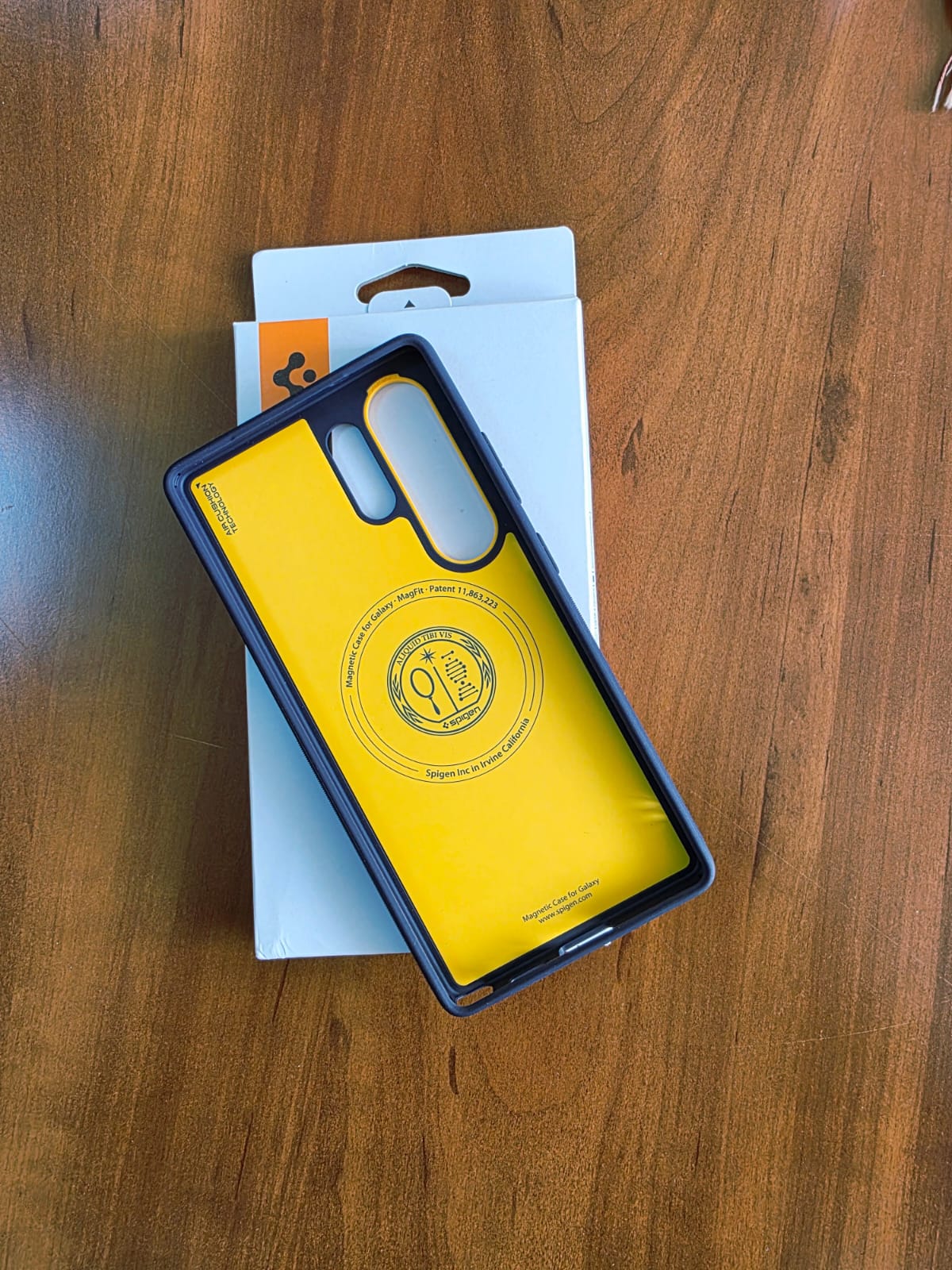 Husa Spigen Nano Pop Mag pentru Samsung Galaxy S25 Ultra, albastru marin si galben