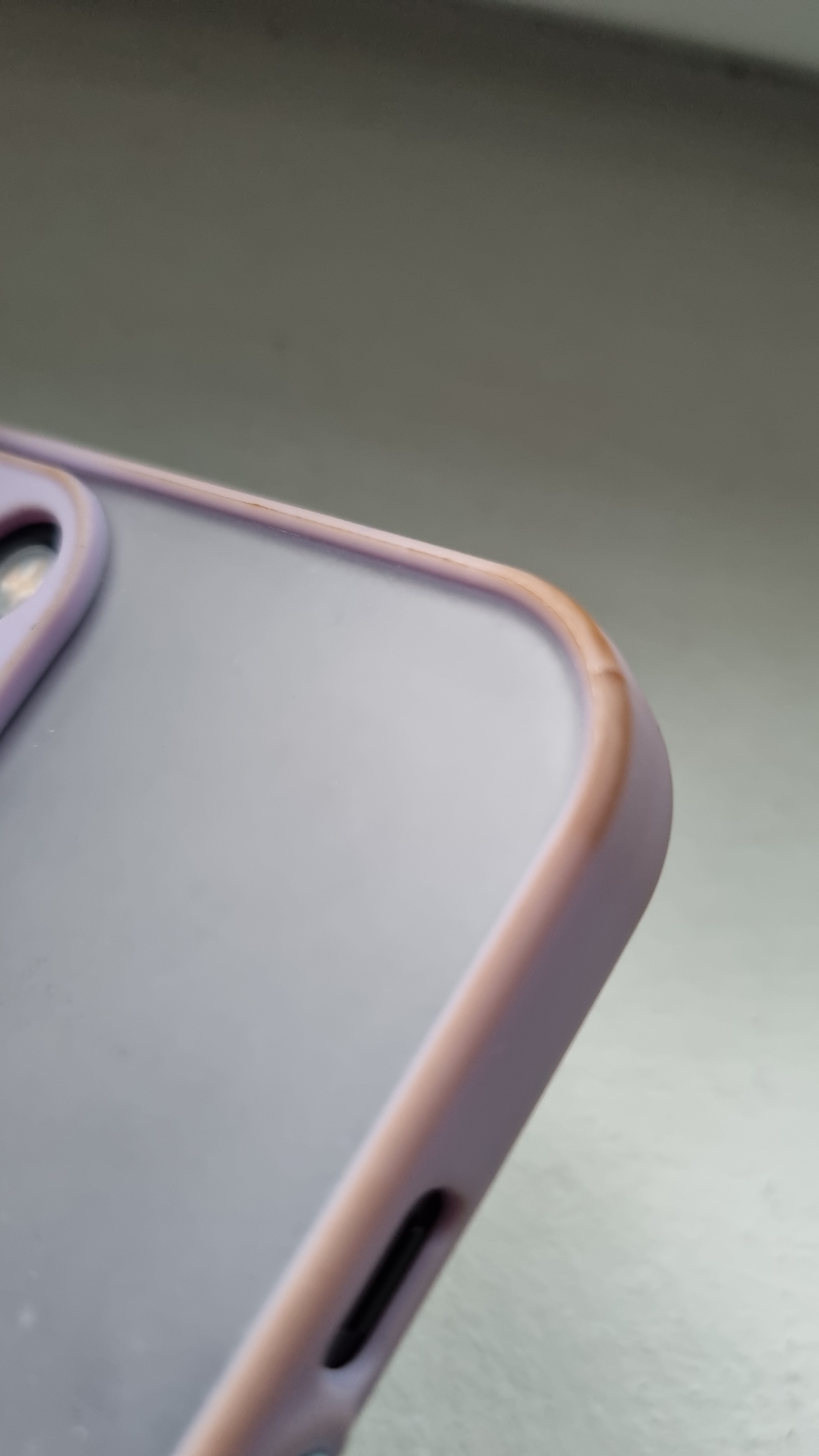 Husa Premium cu protectie la camere si finisaj mat, compatibila cu iPhone 13 / Negru