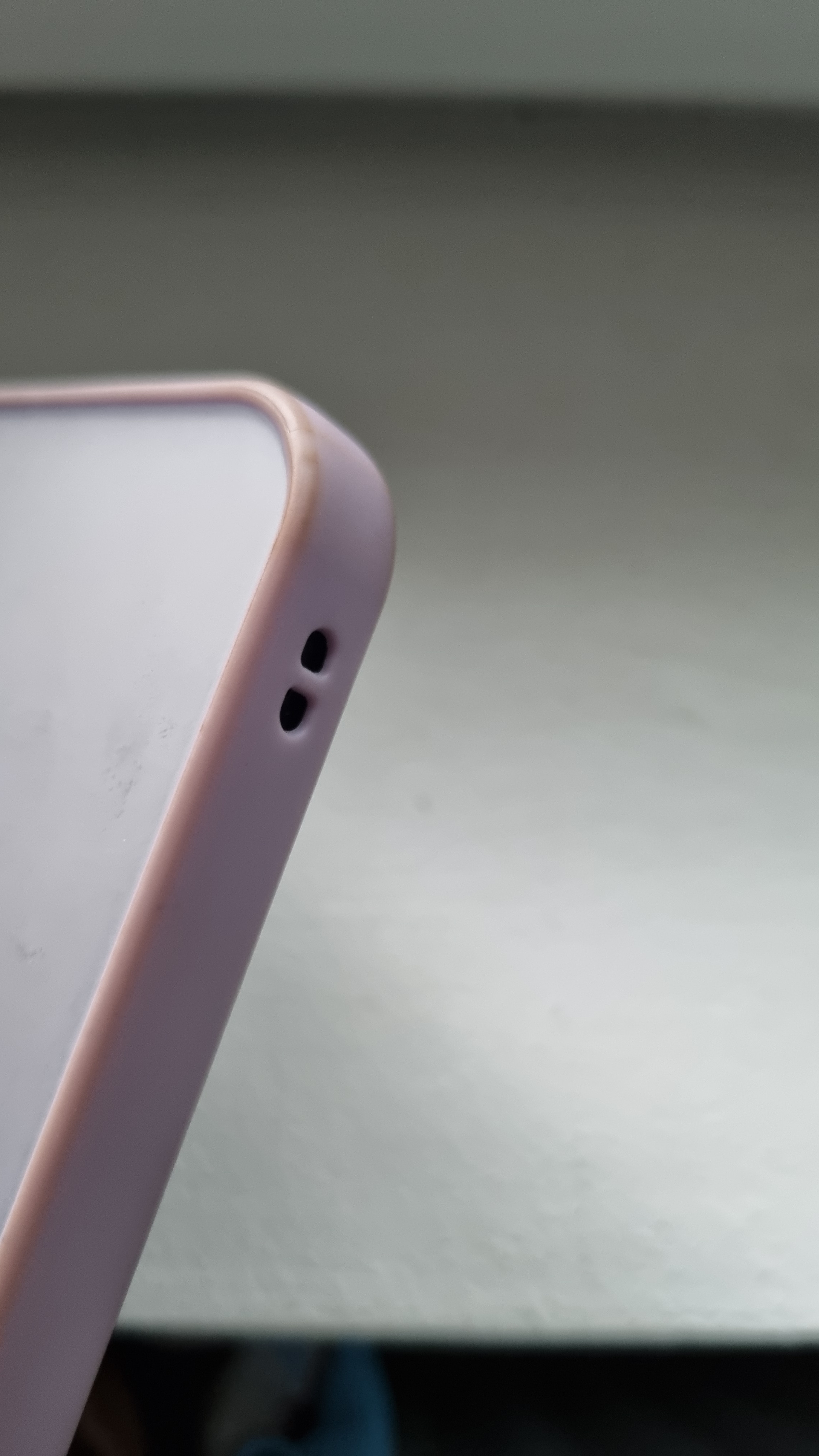 Husa Premium cu protectie la camere si finisaj mat, compatibila cu iPhone 13 / Negru