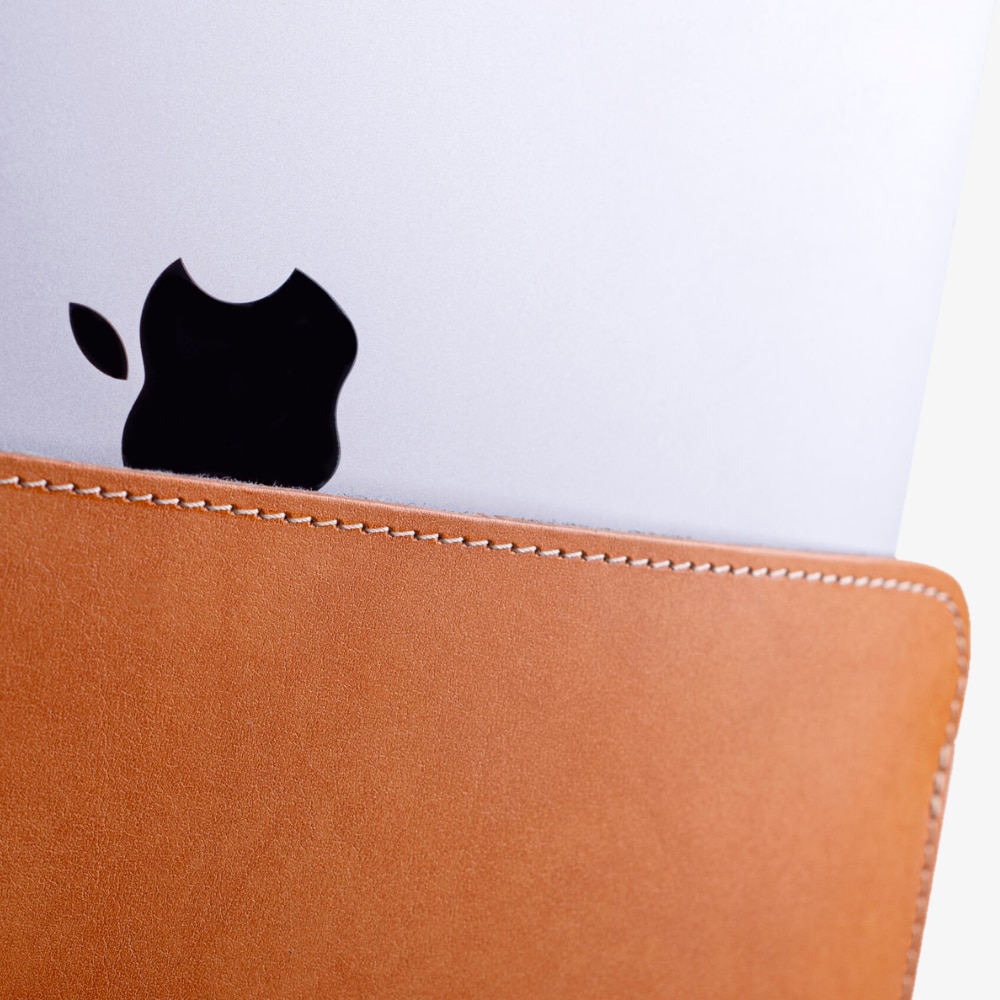Husa pentru MacBook 14 PRO M3 Baltan Sleeve 14 inch din piele naturala premium rezistenta la apa, maro