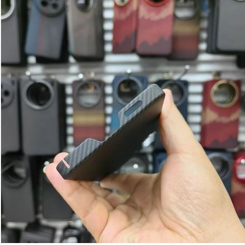Husa de protectie Tip Kevlar (fibra aramida) pentru Samsung Galaxy S25 FE – Ultra-Slim, Anti-Alunecare, Compatibila MagSafe, Protectie la Socuri, Negru Carbon