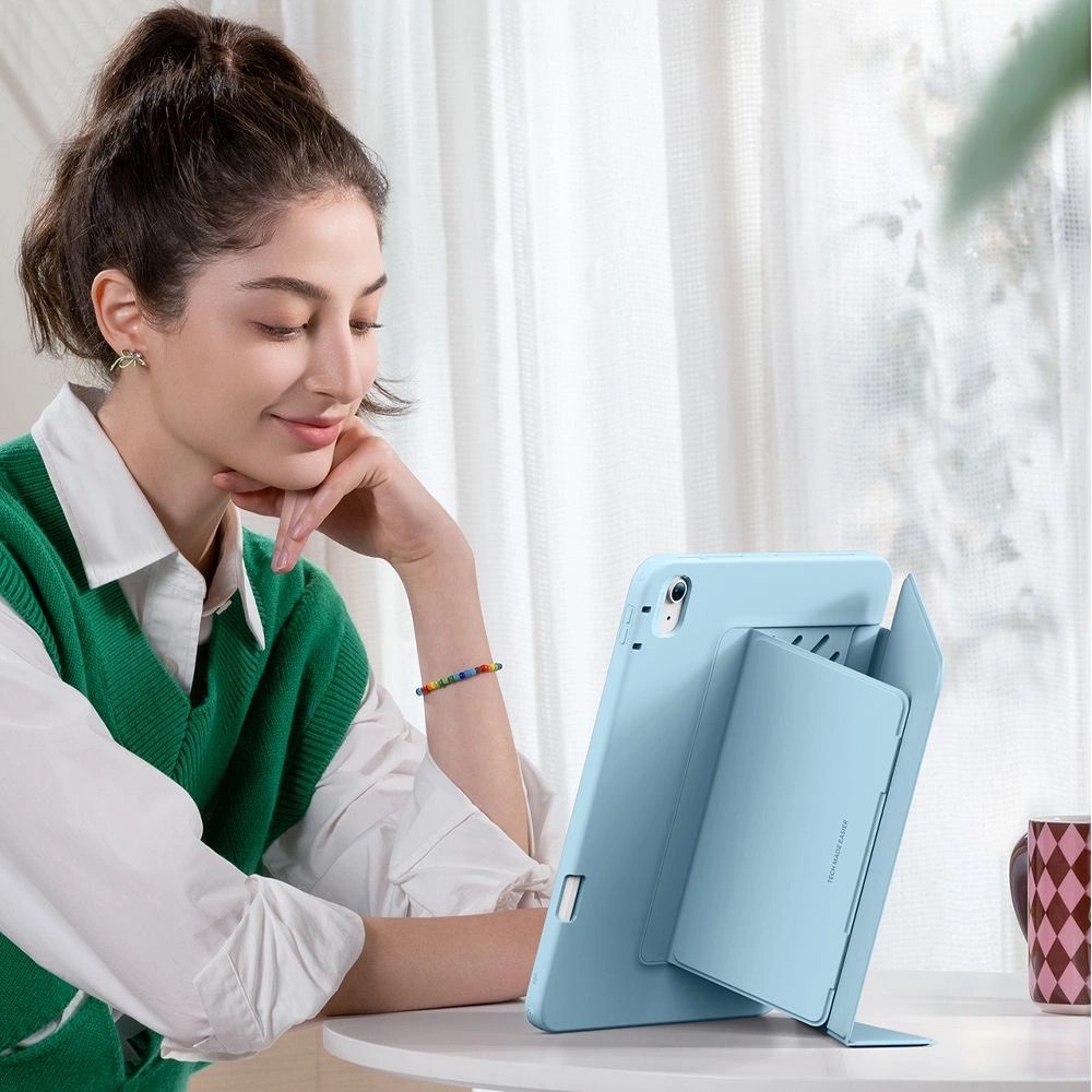 Husa ESR Flip Hybrid compatibila cu iPad Air 6 13 inch 2024/2025 Sky Blue