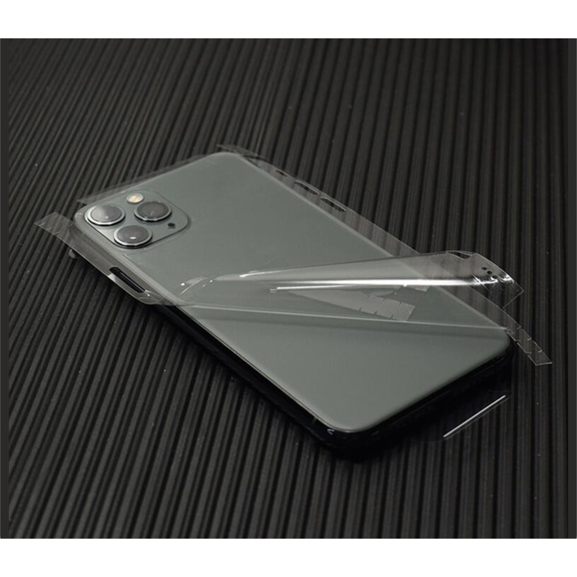 Folie Full Body iSkinz pentru Apple iPhone 17 Pro - Invisible Skinz HD, 360 Cut, Protectie Siliconica Ultra-Clear pentru Ecran, Carcasa Spate si Laterale, Skin Adeziv Transparent