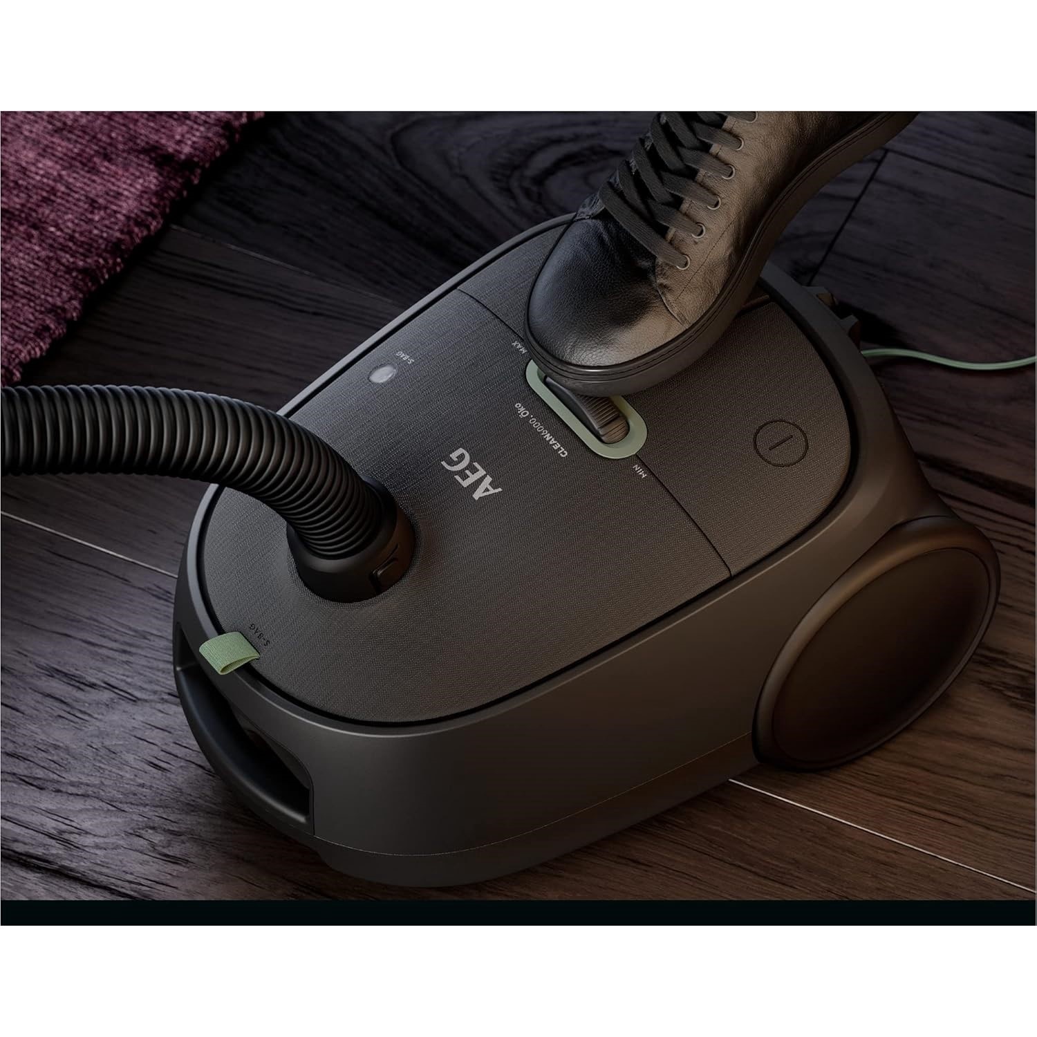 Aspirator cu sac AEG 6000 AB61C1OKO, putere mare de aspirare, roti XL, tub telescopic din otel inoxidabil, 65% material reciclat, cablu de 12 m, 850 W, accesorii, gri