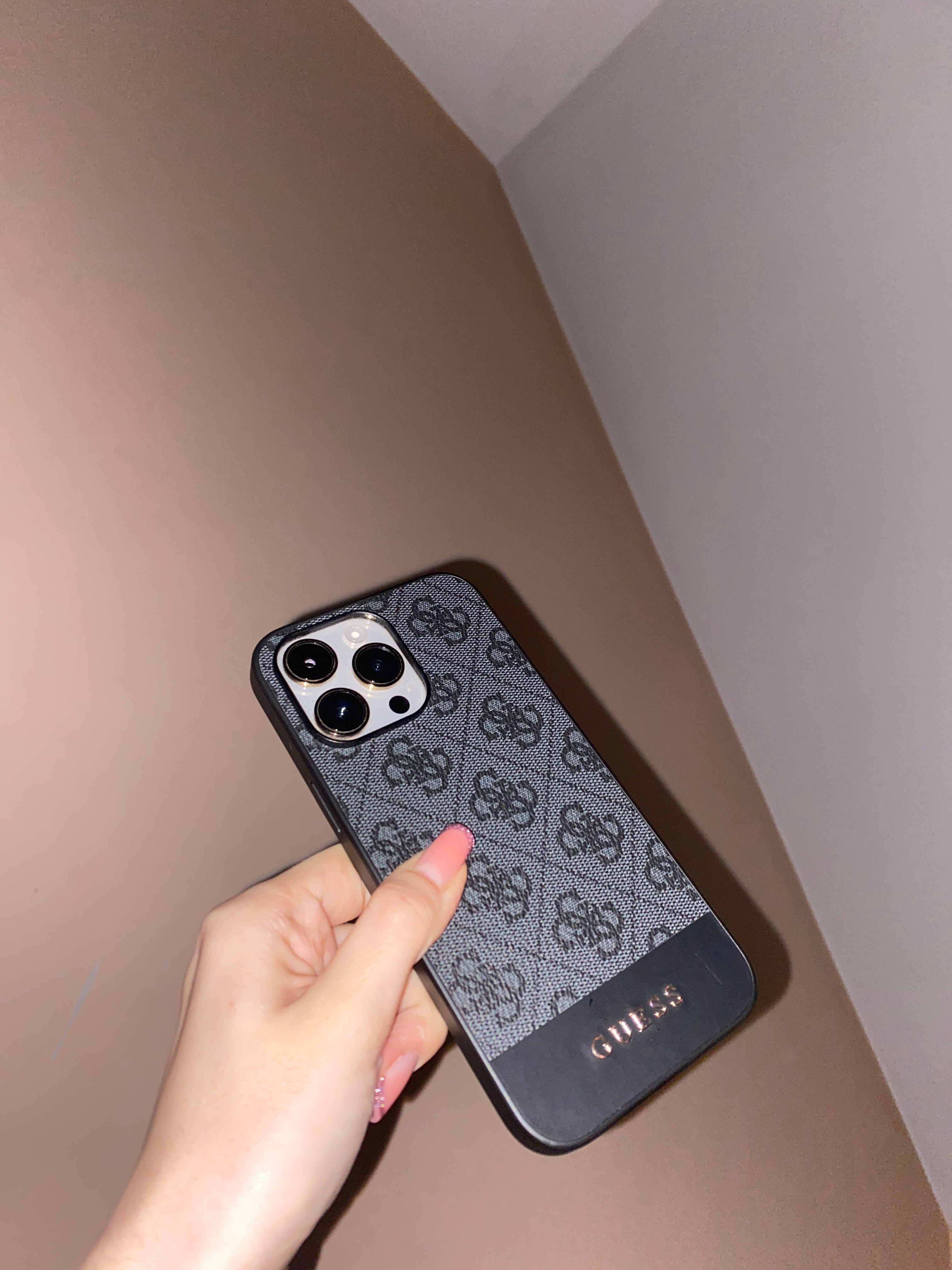 Husa de protectie Guess Stripe 4G pentru iPhone 14 Pro Max, Gri