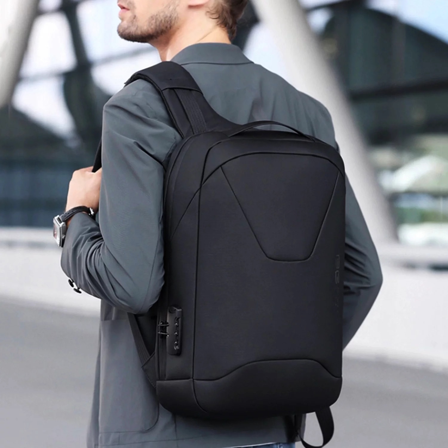 Rucsac pentru laptop 15.6" Bange, waterproof, 46x30x15 cm, capacitate 24L, cu sistem antifurt si port USB, negru