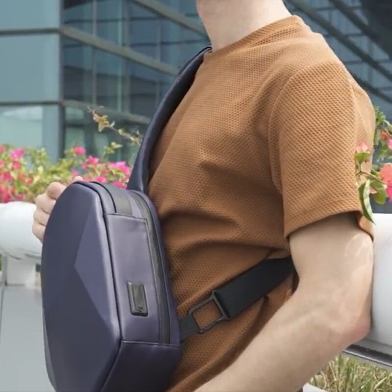 Geanta crossbody, de umar sau de mana tip sling, cu port de incarcare USB 3.0, Bange, 30x11x17 cm, Albastra