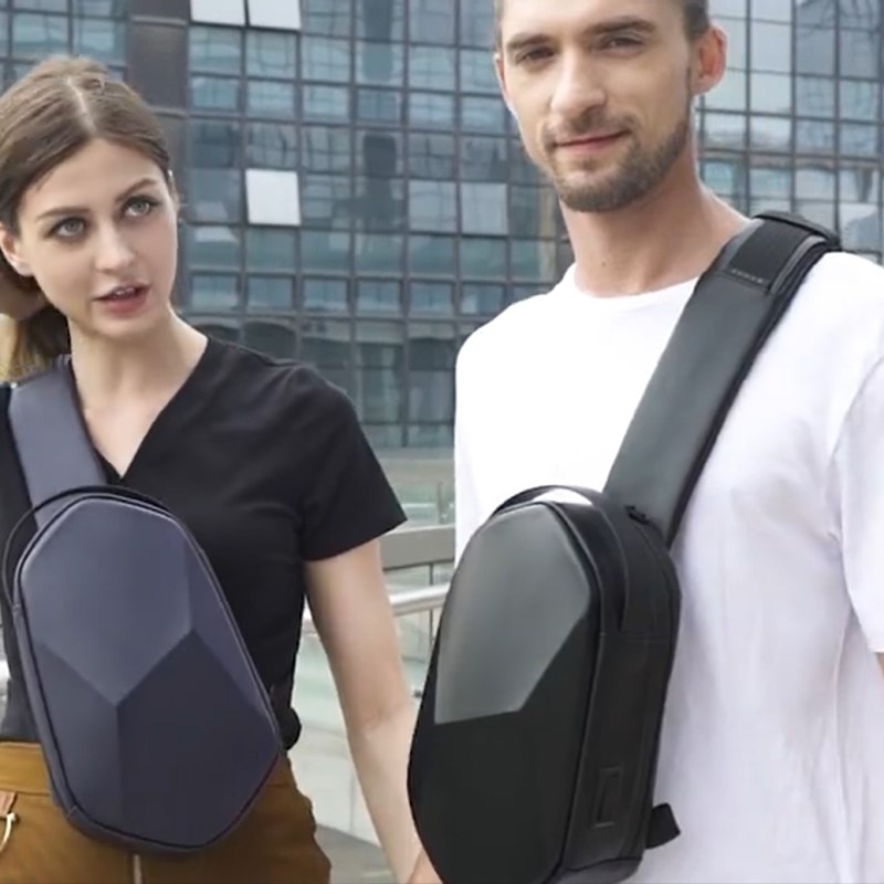 Geanta crossbody, de umar sau de mana tip sling, cu port de incarcare USB 3.0, Bange, 30x11x17 cm, Albastra