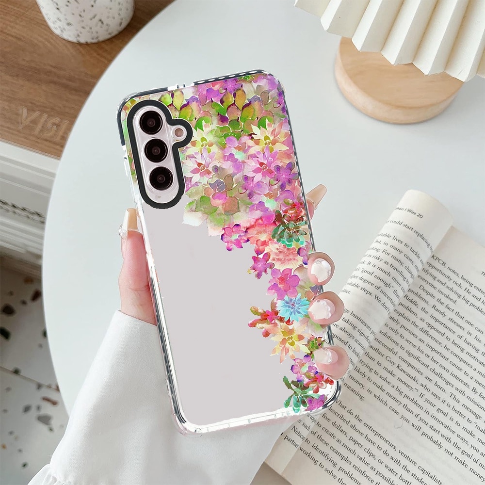 Husa FlowerPop pentru Samsung Galaxy S23 FE, Design fantasy cu flori si confetti, Silicon anti-alunecare, Margini ridicate pentru protectie suplimentara, Anti-zgrieturi si anti-amprente, Multicolor