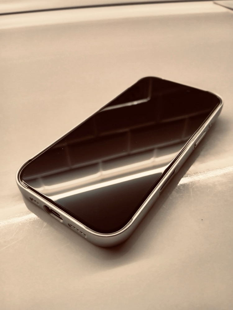 Husa Skin pentru Transformare iPhone 16 Pro in iPhone 17 Pro – Design Premium, Compatibil MagSafe, Culoare Auriu