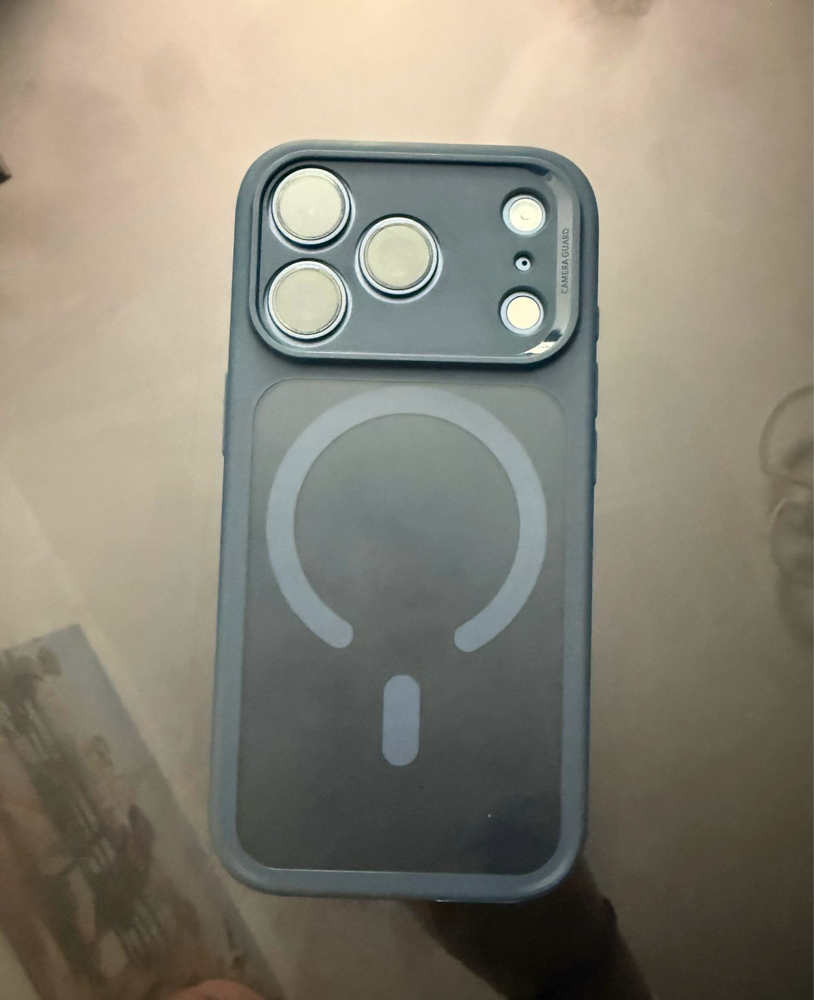 Husa ESR Classic HaloLock Compatibila Cu iPhone 17 Pro, Functie MagSafe, Protectie La Camera, Colturi Intarite, Frost Pink