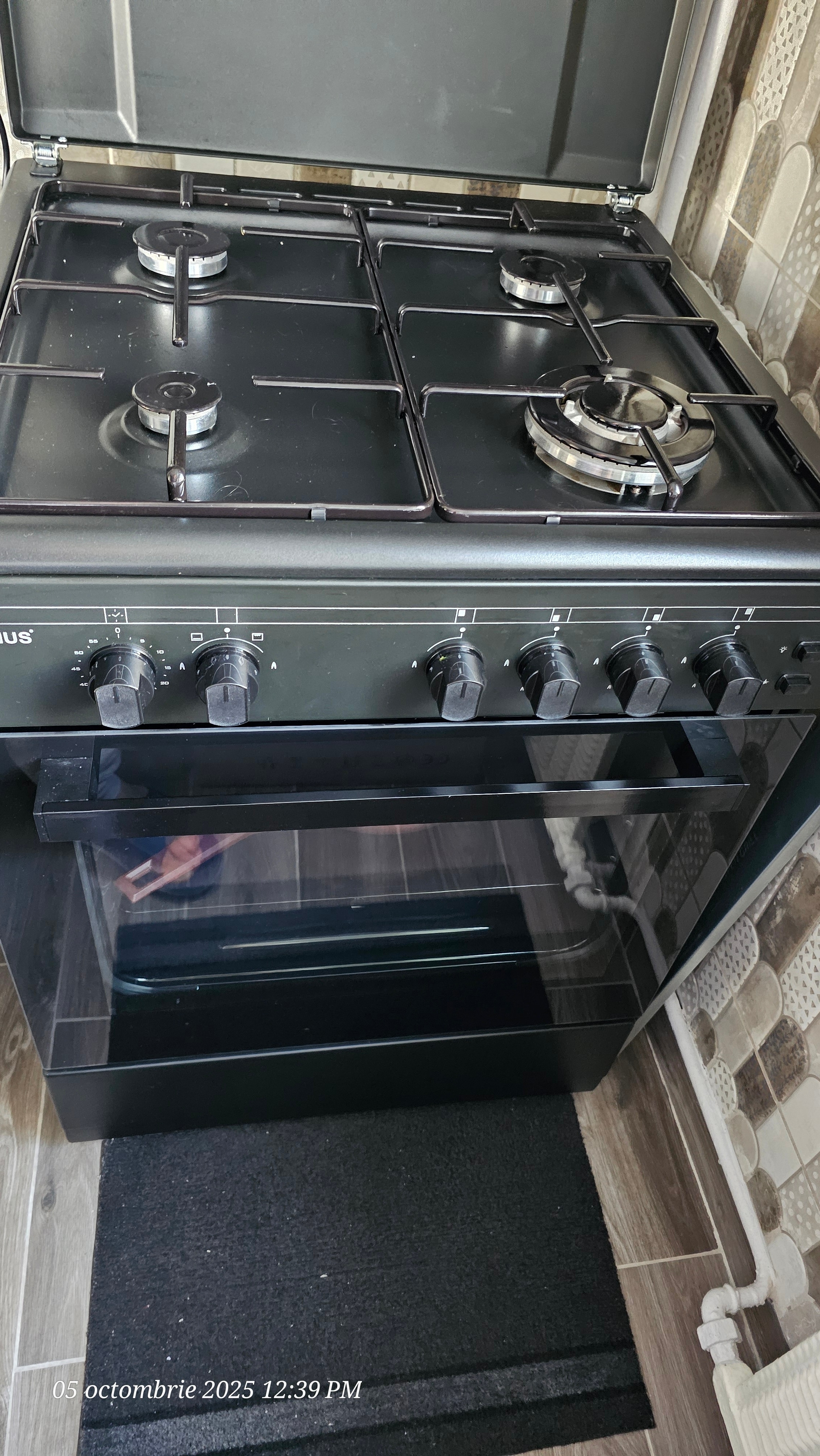 Aragaz Samus SM667APGS ANTHRACIT 4 arztoare pe gaz, Cuptor 55 l, Aprindere electrica arzatoare, Grill, negru