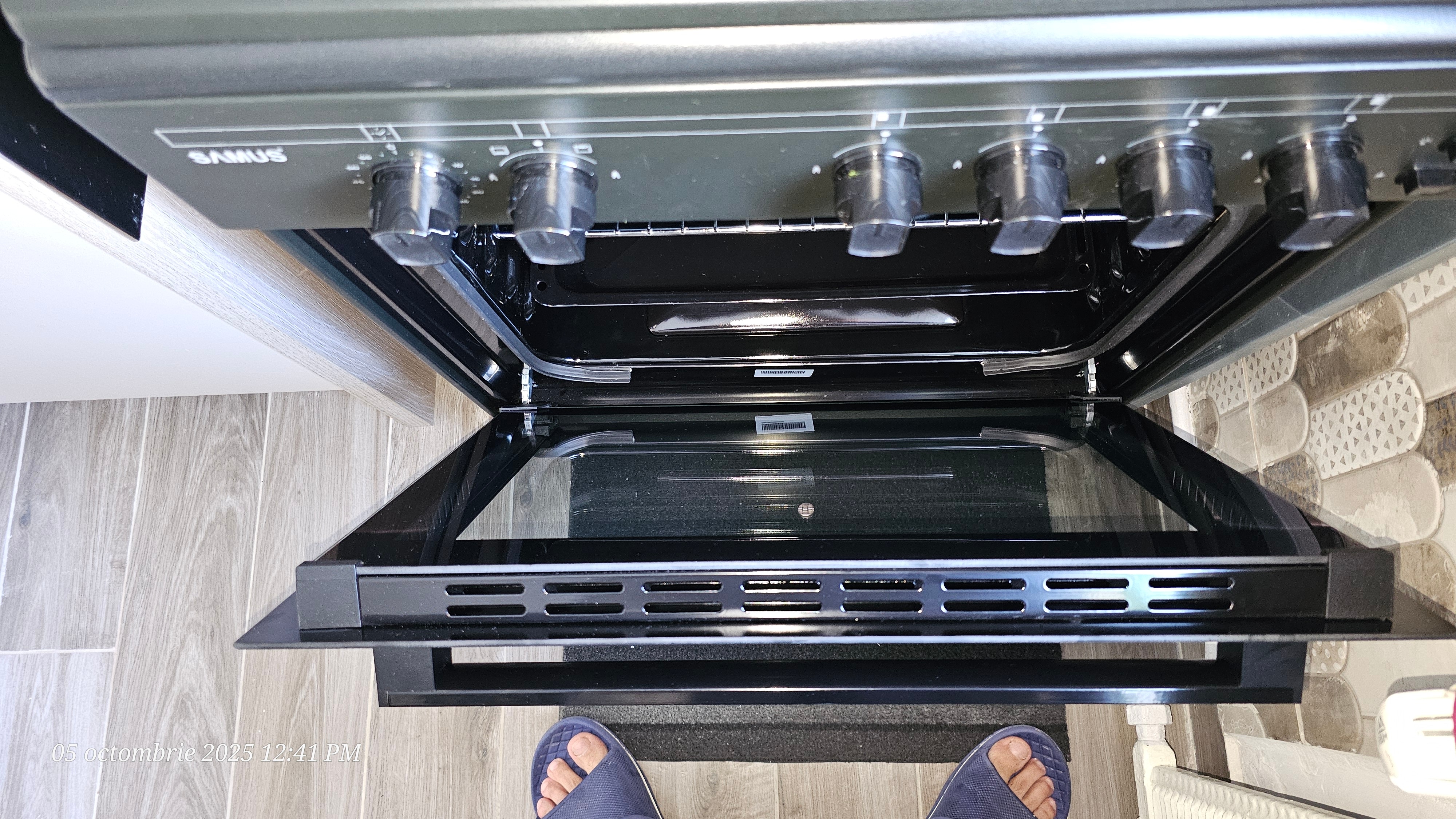 Aragaz Samus SM667APGS ANTHRACIT 4 arztoare pe gaz, Cuptor 55 l, Aprindere electrica arzatoare, Grill, negru