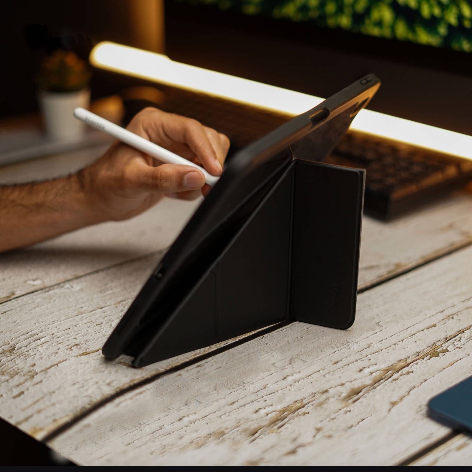 Husa Trifold Magnetica pentru Samsung Galaxy Tab S10+ Plus 2024/ S9 FE+ Plus / S9+ Plus 12.4", Smart Cover, Suport Stylus