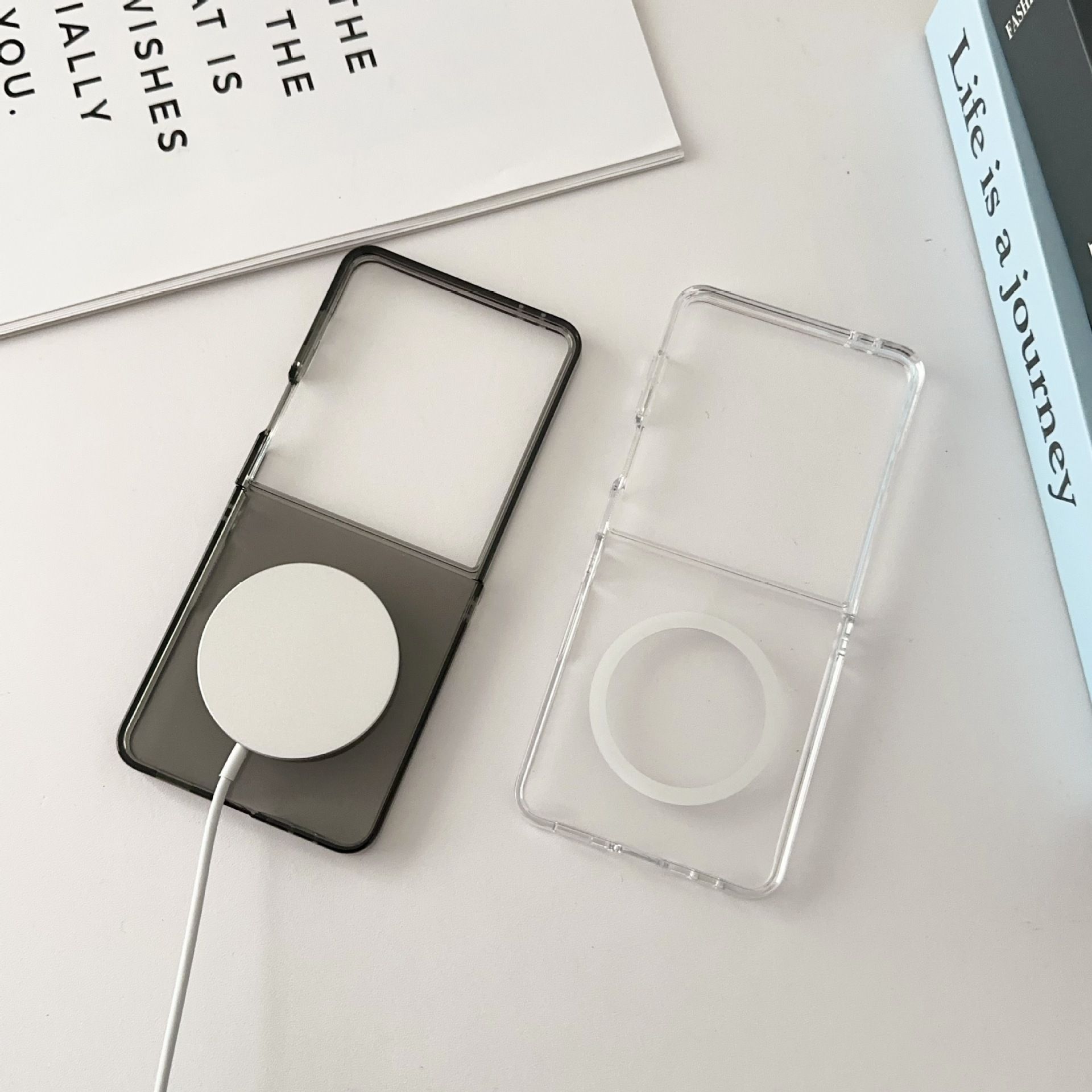 Husa telefon compatibila cu Samsung Galaxy Z Flip7, Protectie Colturi, MagSafe, Transparent