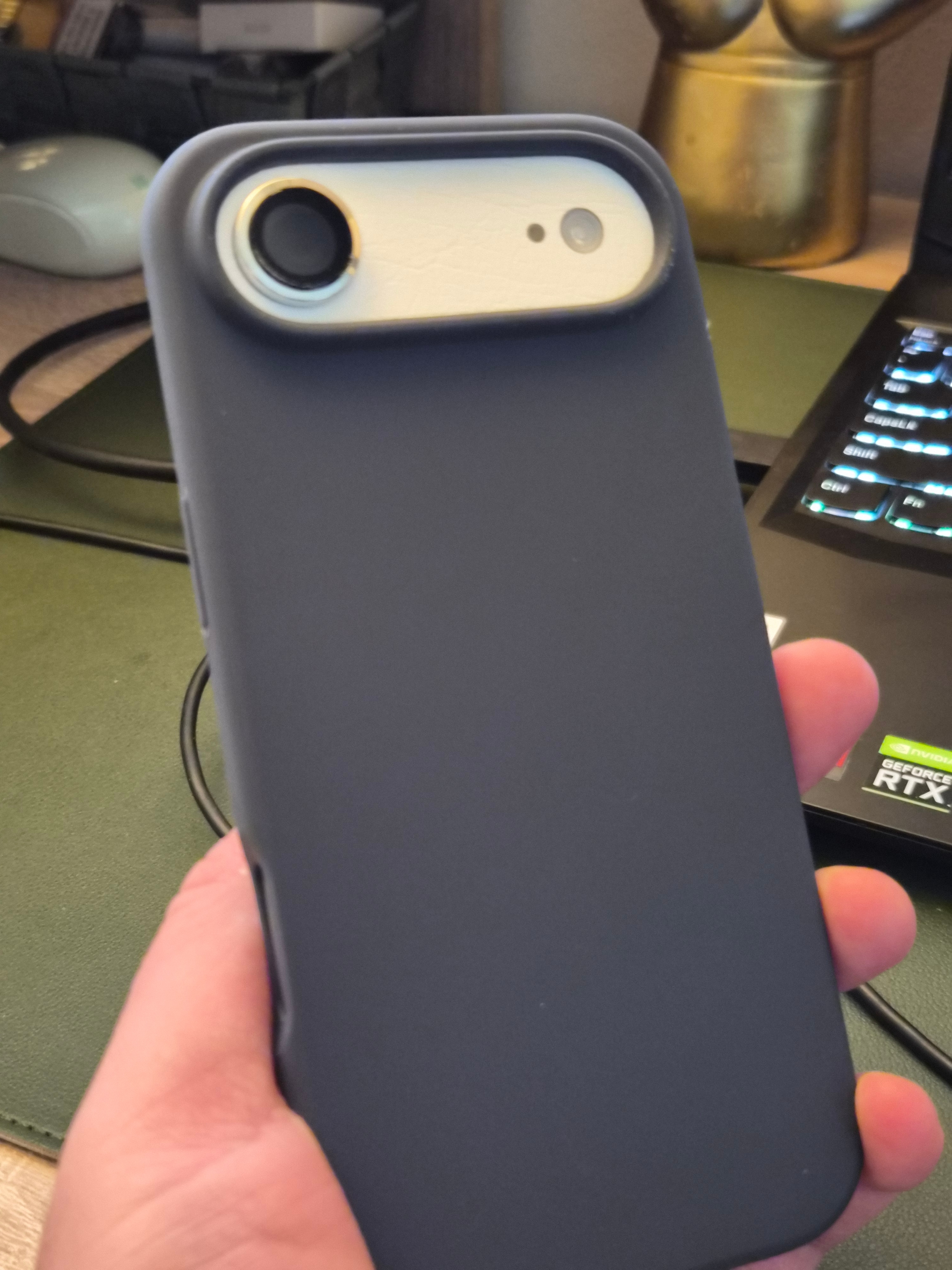Husa CASEY STUDIOS™ pentru Apple iPhone 17 Air, Soft Silicone Premium, Microfibra in Interior, de Protectie, Ultra Slim, pentru Incarcare Wireless, Margini Ridicate pentru Protectia Ecranului si a Camerelor, Albastru inchis