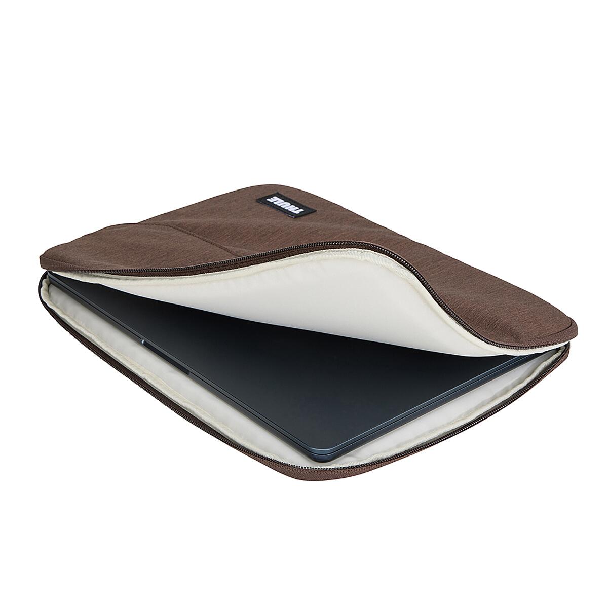 Husă laptop Thule Lithos, maro nuanțat, 14 inch, dimensiuni 33.5x3.5x24.5cm