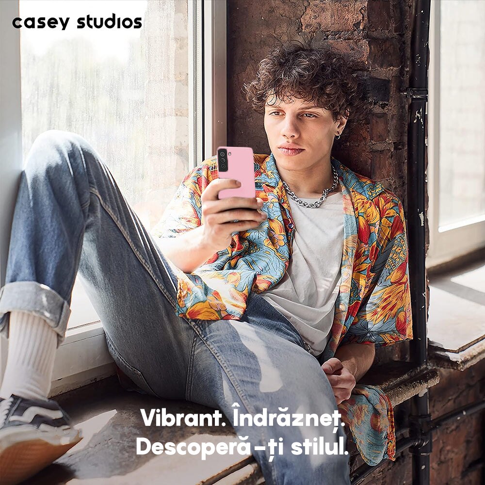 Husa CASEY STUDIOS™ compatibila cu Samsung Galaxy S22 Plus, Soft Silicone Premium, Microfibra in Interior, de Protectie, Ultra Slim, pentru Incarcare Wireless, Margini Ridicate pentru Protectia Ecranului si a Camerelor, Roz