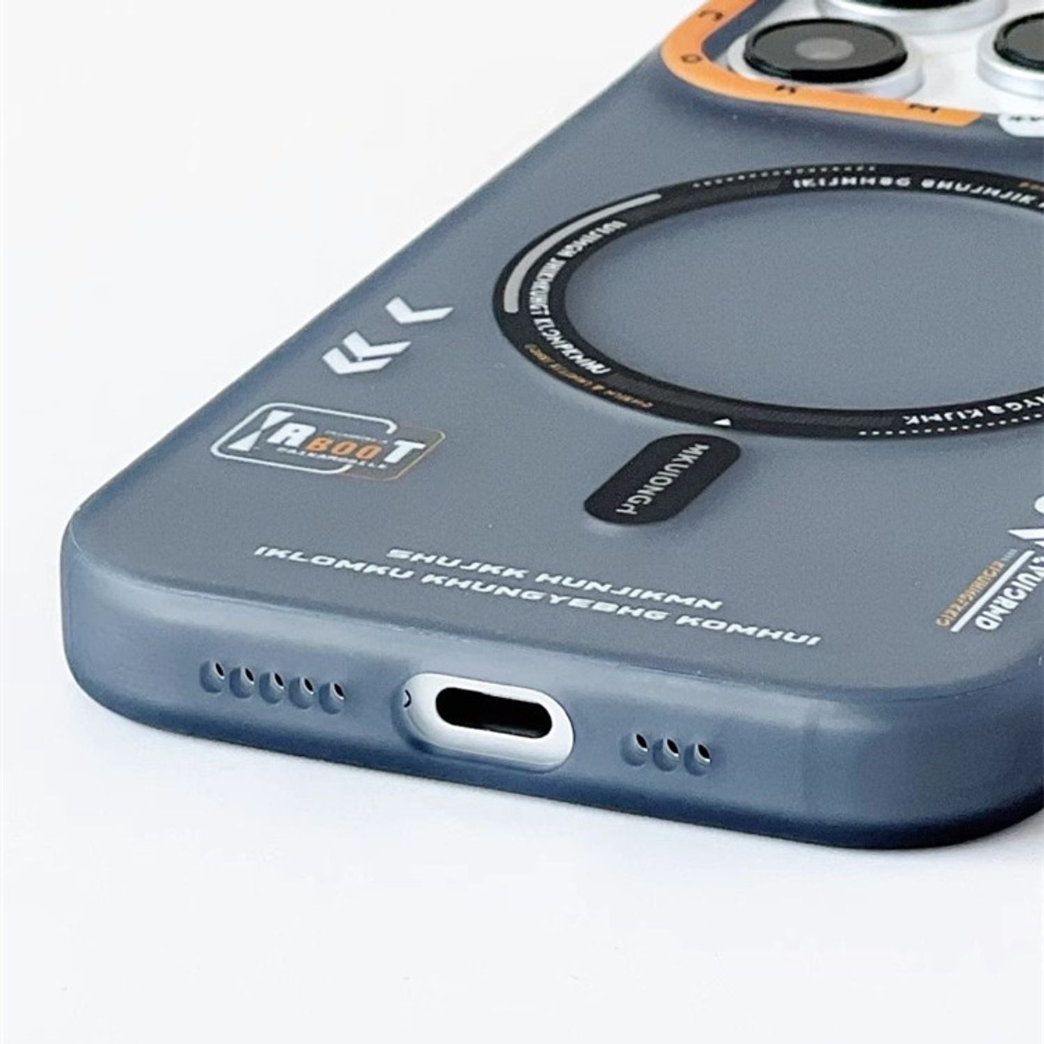 Husa de Protectie, Compatibila cu Apple iPhone 17 Pro Max, Premium Design, Model Retro, MagSafe, Alb mat/Portocaliu