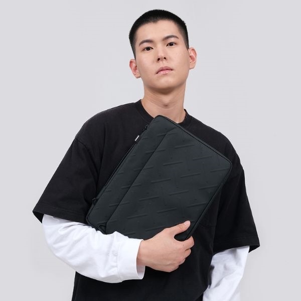 Etui laptop Juno, granat, pentru laptopuri pana la 14", material nylon