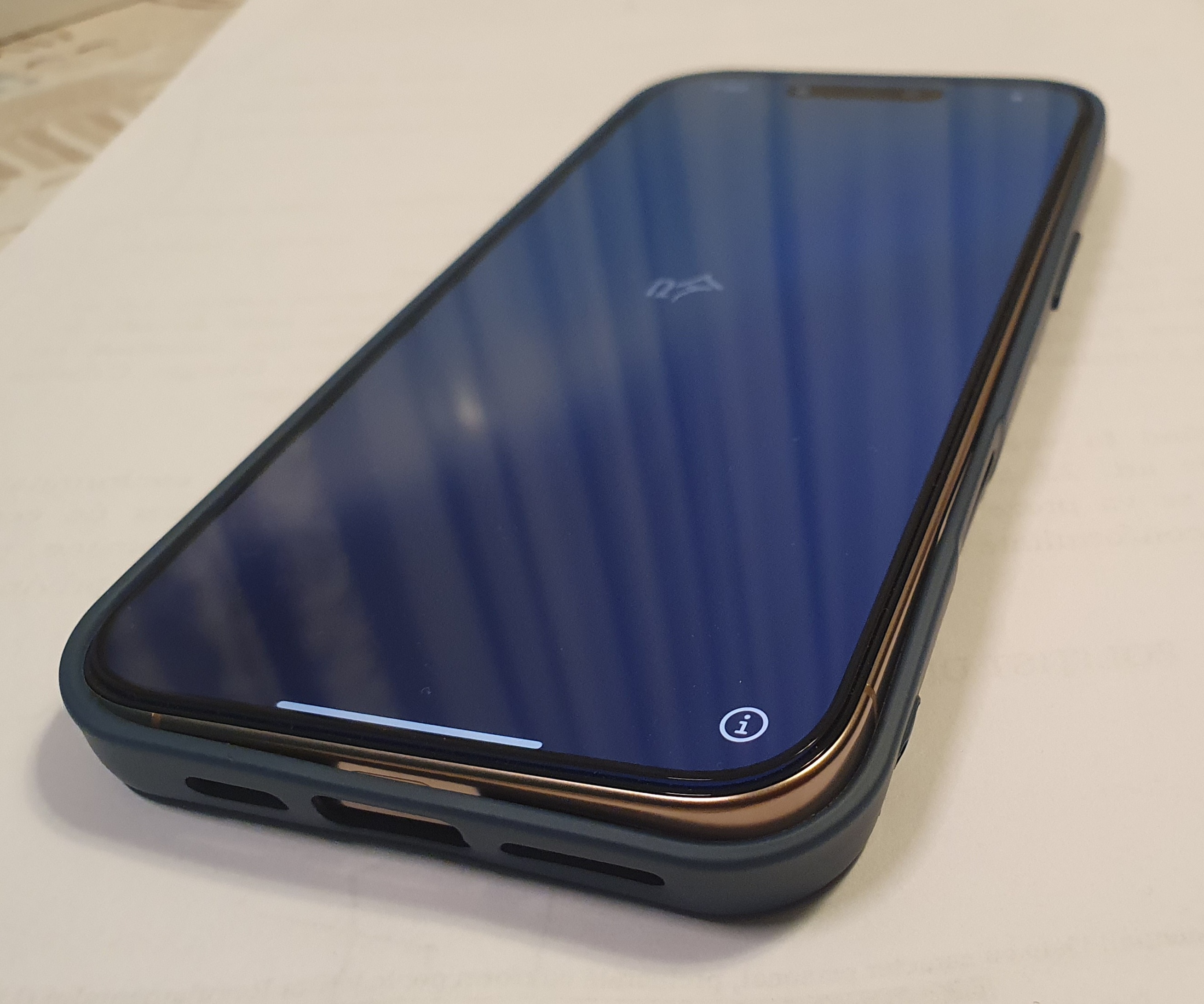 Husa pentru iPhone 16 Pro Max, Silicon Premium Catifelat, Protectie Camere, Albastru Inchis
