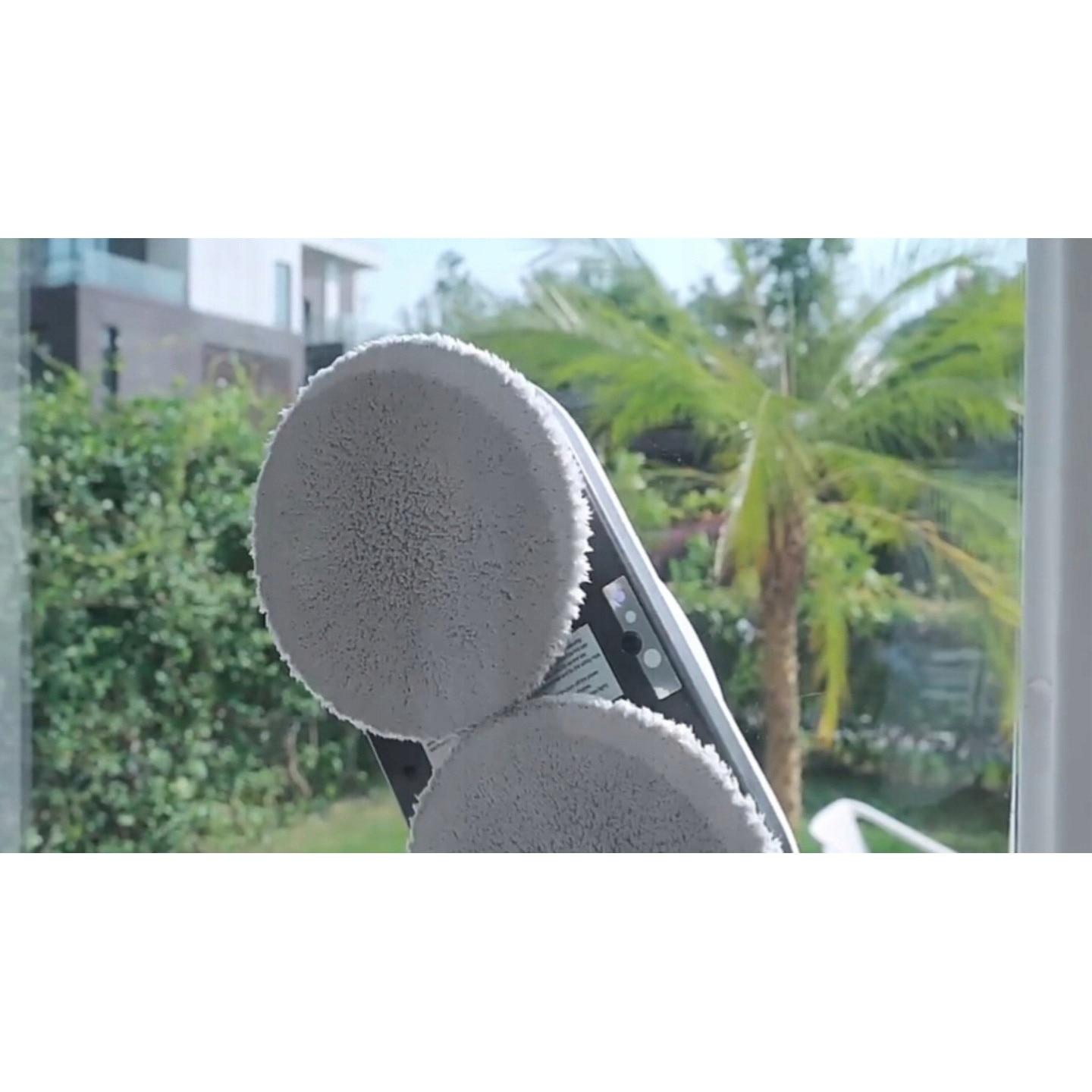 Robot de curatat geamuri, 10 accesorii microfibra, 4m cablu, alb
