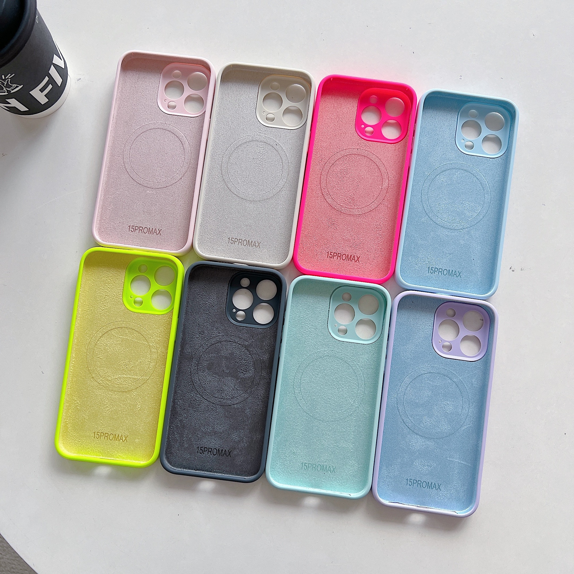 Husa Telefon din Silicon Roz Fluorescent, Compatibila cu MagSafe si iPhone 16 Pro, Rezistenta la Socuri, Prietenos cu Pielea, Margini Ridicate pentru Protectia Ecranului si Camerelor, Suprafata Anti-amprenta, Instalare Usoara Fara Scratch