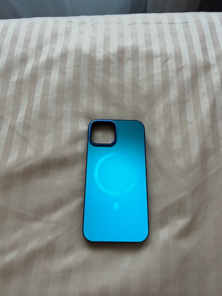 Husa de Protectie Pentru iPhone 14 MagSafe, Culoare Roz, lucios cu efect 3D tip Pana, design elegant si protectie completa inclusiv Lentile impotriva socurilor si zgarieturilor