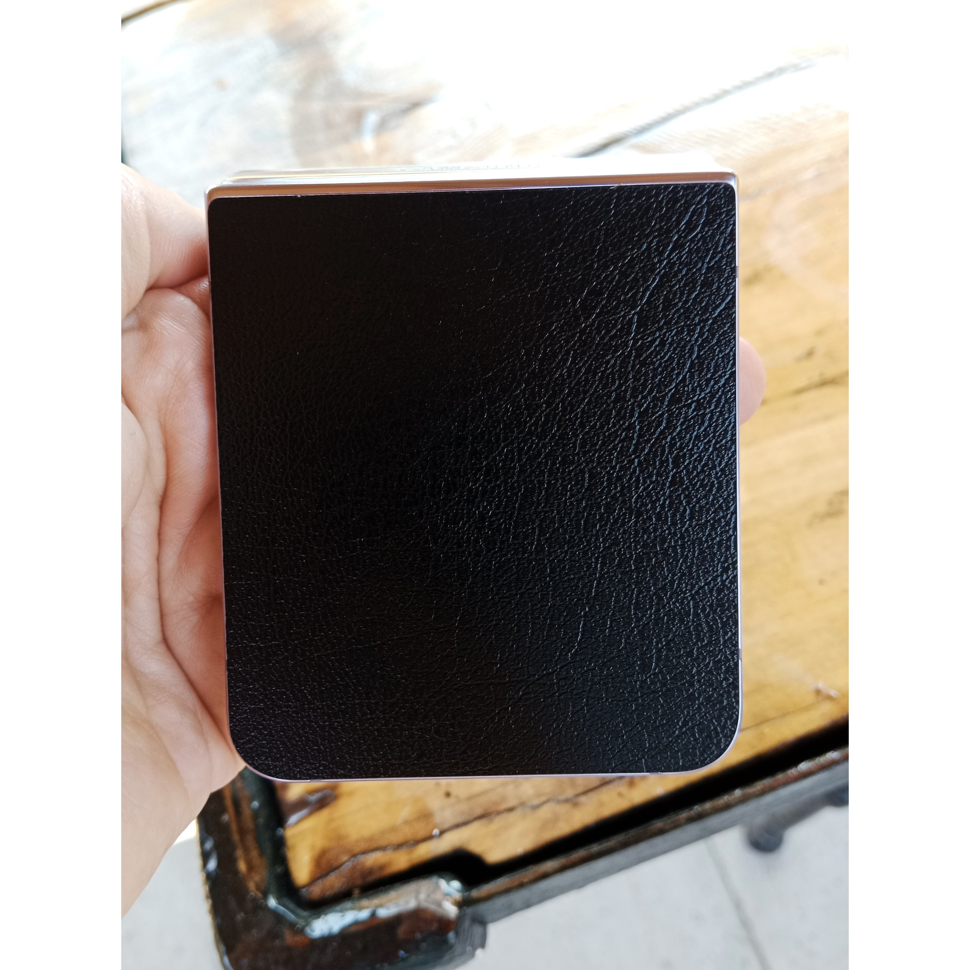 Folie de protectie pentru Samsung Galaxy Z Fold 6 – apgo Skins, anti-zgarieturi, autocolant pentru spatele Piele neagra