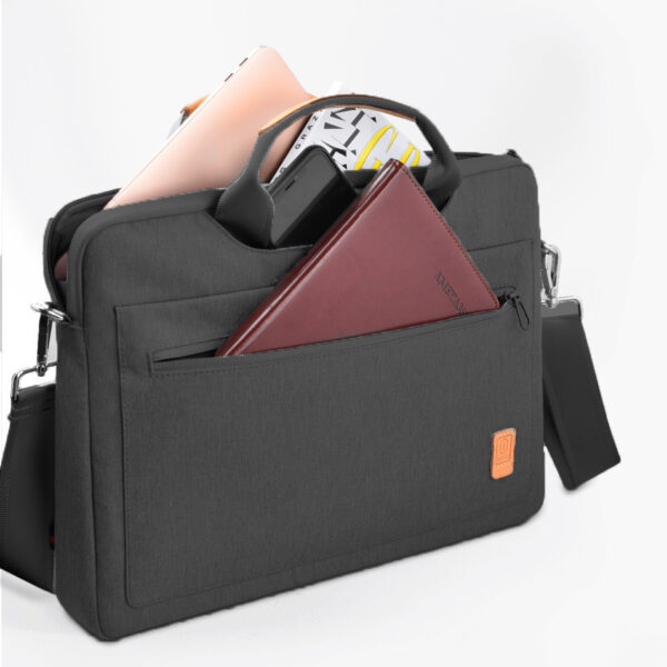 Geanta laptop WIWU Pioneer, 14", neagra, cu interior captusit si curea de umar ajustabila