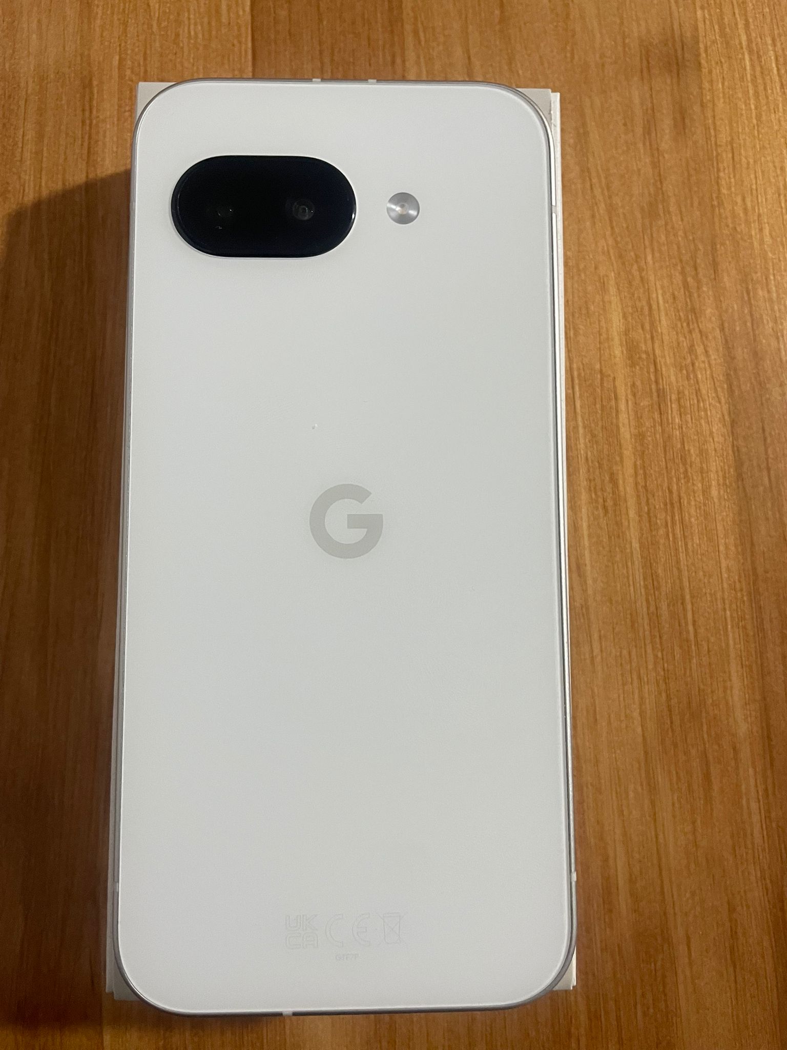 RESIGILAT: Telefon mobil Google Pixel 9a, 256GB, 8GB RAM, 5G, Iris