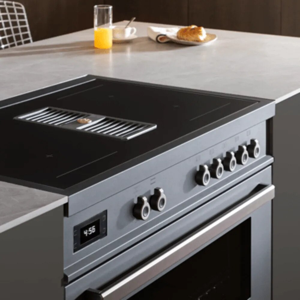 Aragaz electric cu plita pe inductie si hota integrata clasa A Bertazzoni, colectie Professional, Air-Tec, 90 cm, 10 programe cuptor, 4 zone gatire plita, temperatura reglabila, iluminare interioara duala, 2 zone Flex/Bridge, 9 trepte viteza hota, inox