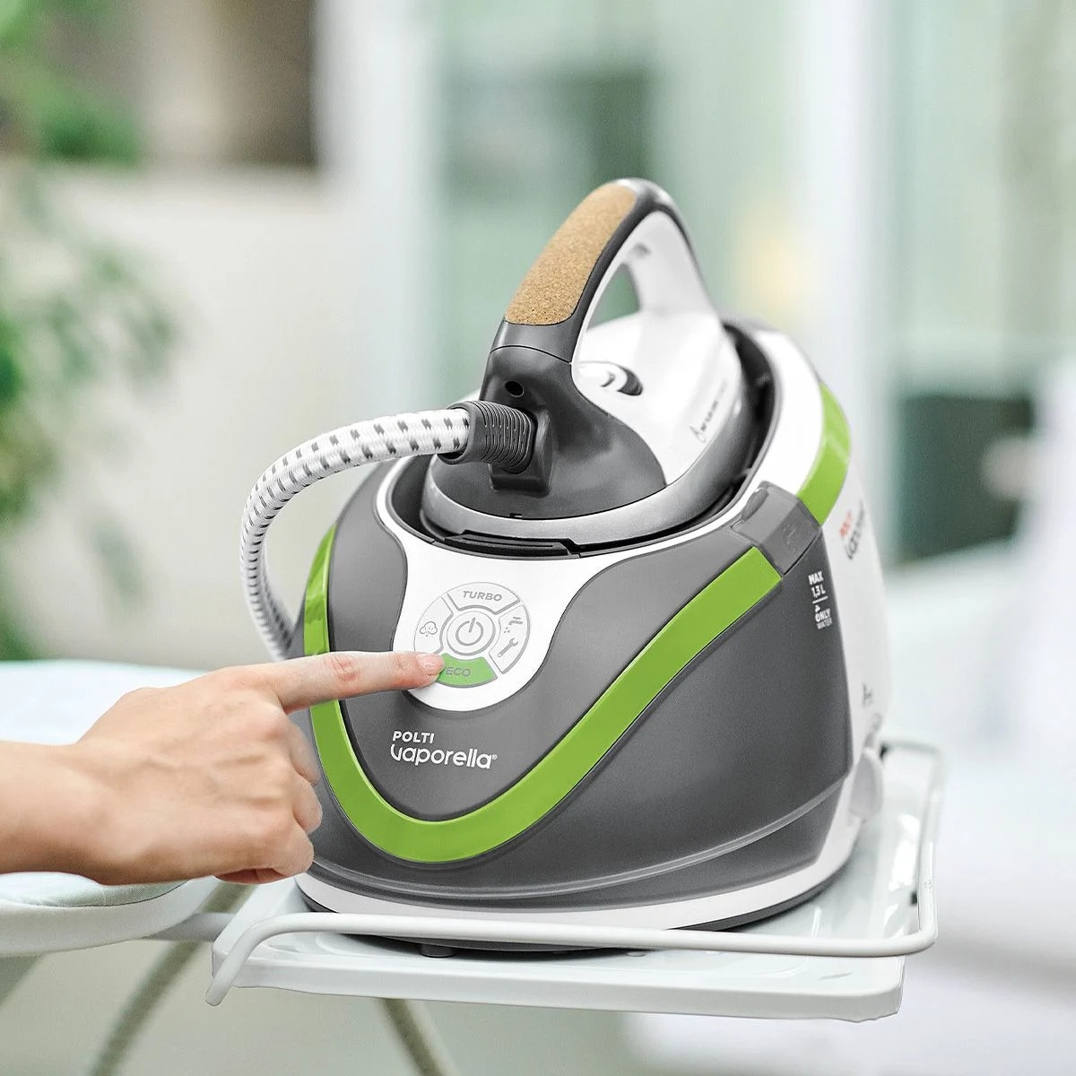 Polti Vaporella Next VN18.45 – statie de calcat cu boiler 6.7 bar, abur 430 g/min, functie ECO