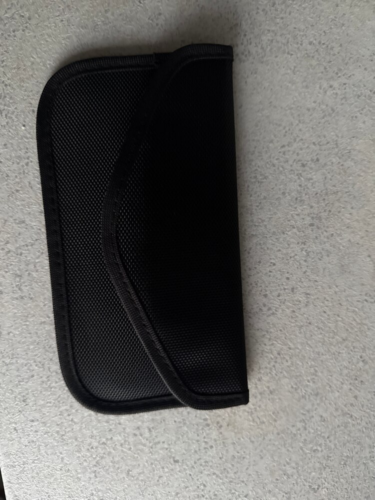 Husa Pentru Telefon, RFID Blocker, Blocare Semnal / Protectie Antifurt, Negru
