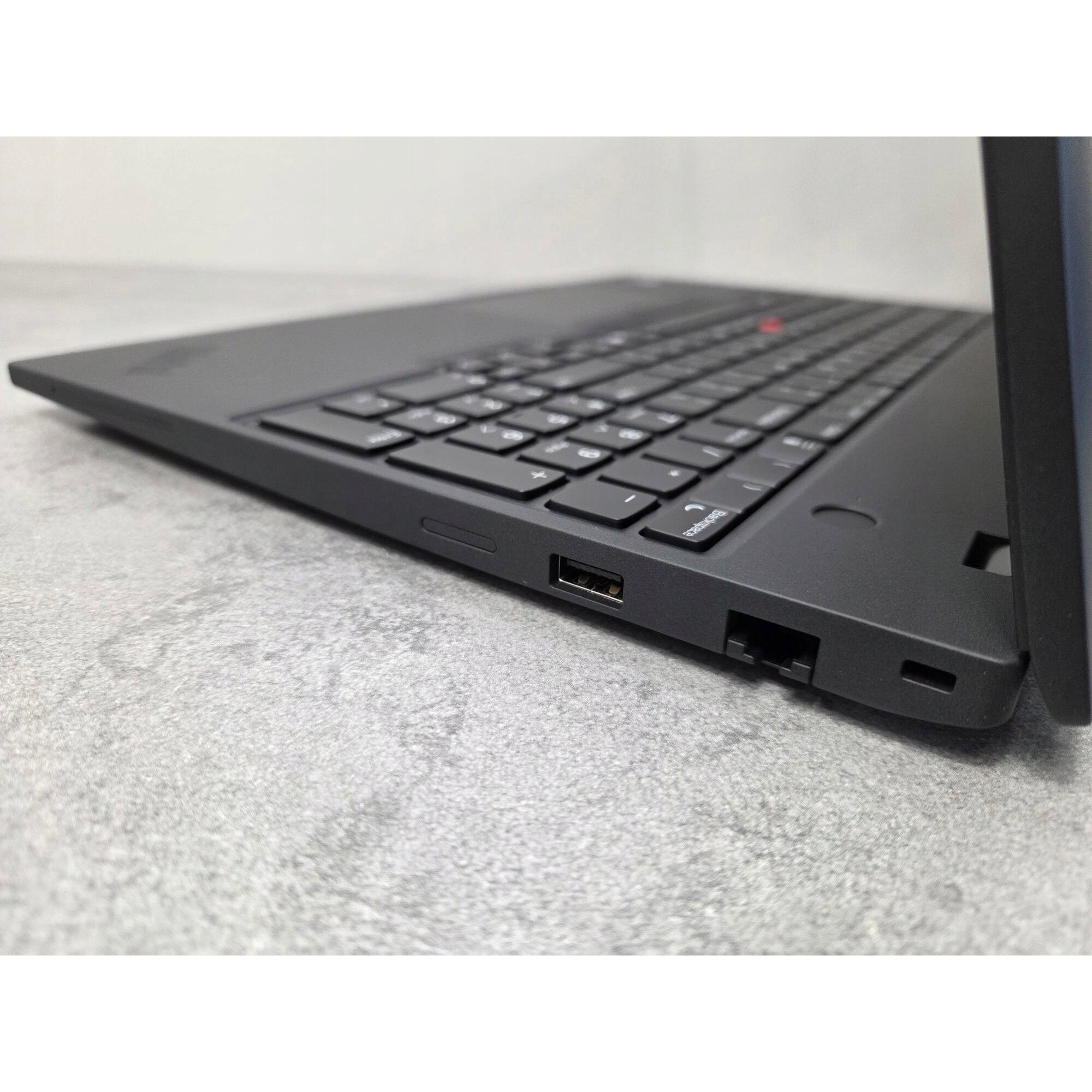 Laptop Lenovo ThinkPad T16 G4, procesor Ultra 7 255U, 16GB RAM, SSD 512GB, 16" WUXGA, 400 nit, Windows 11 Pro