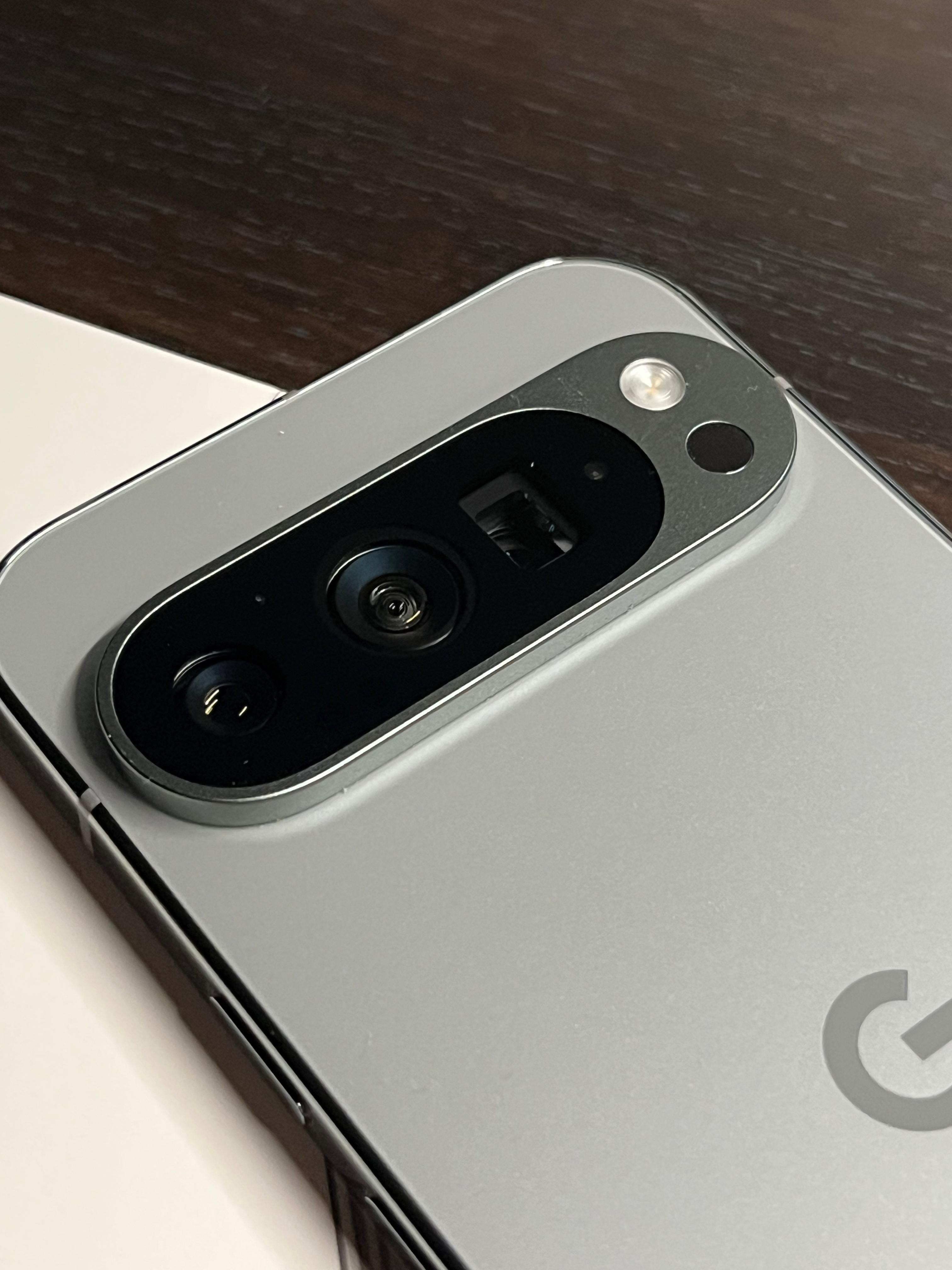 Telefon mobil Google Pixel 9 Pro, 256GB, 16GB RAM, 5G, Hazel