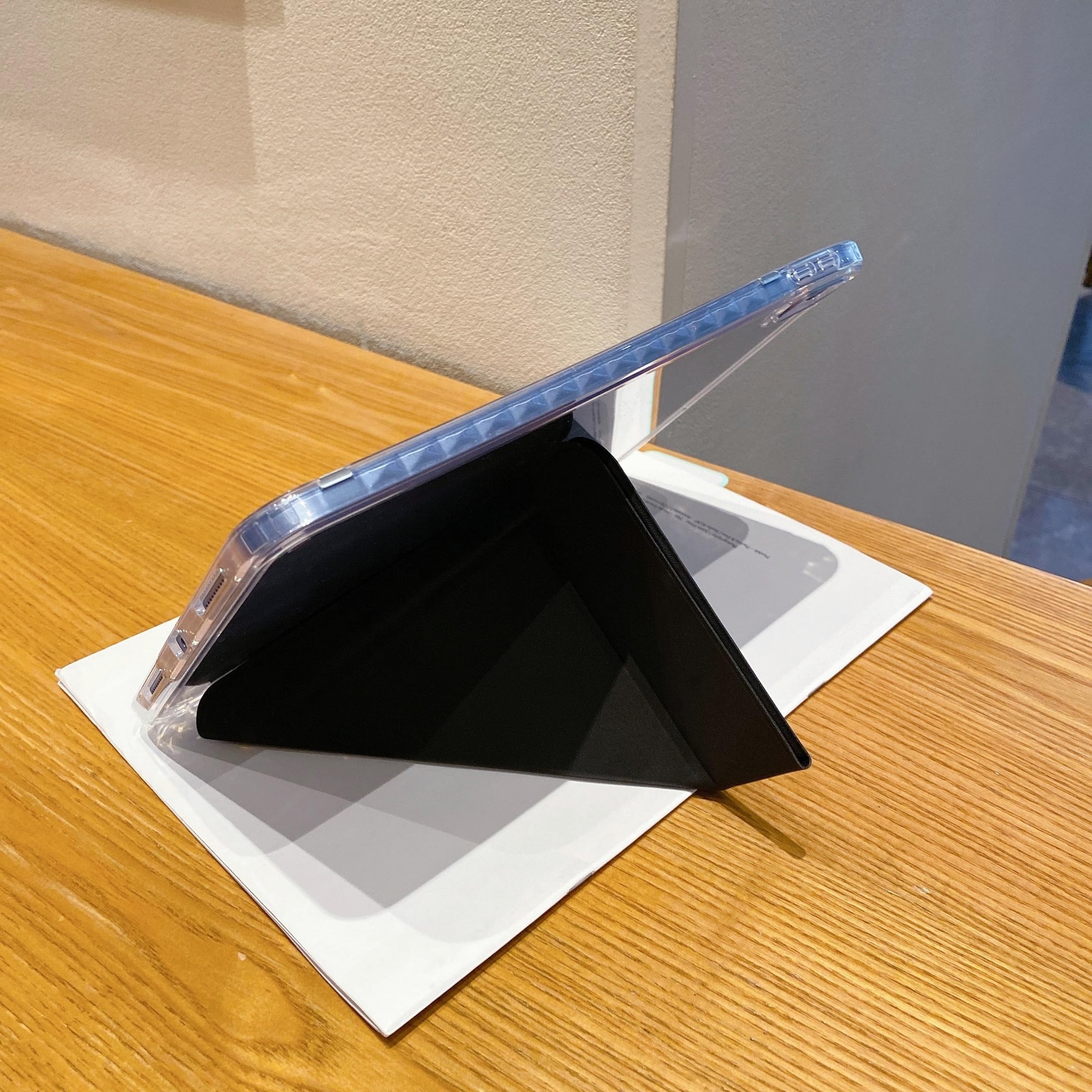 Husa tableta, pentru Samsung Galaxy Tab A9+, Triple Fold in forma de Y Design, Multi unghi, de piele pentru tablete cu slot pentru stilou, Trezire automata / somn，Negru, Transparent