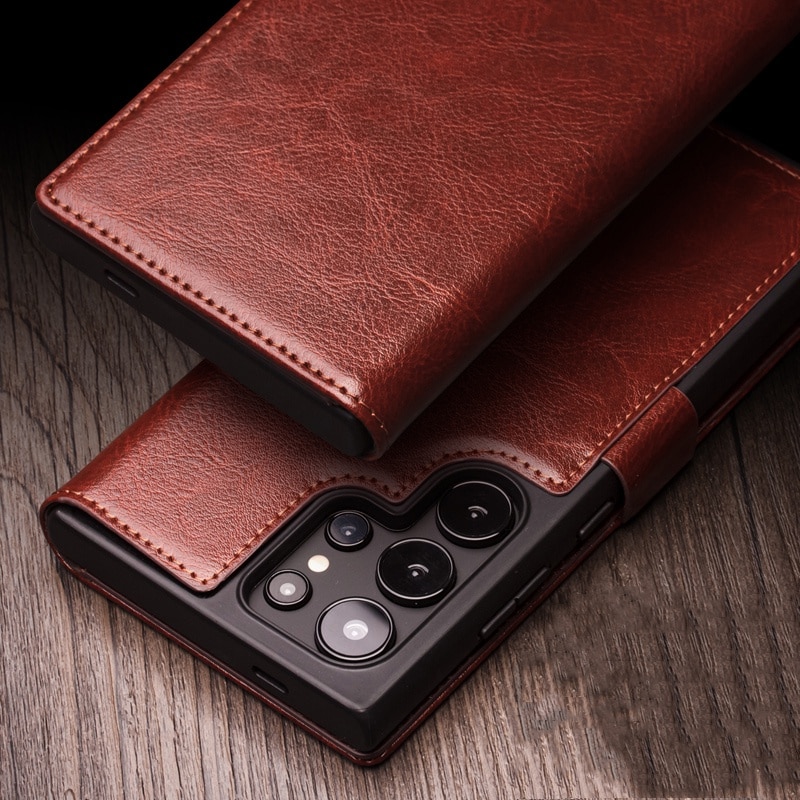 Husa pentru Samsung Galaxy S25 Ultra, Qialino Magnetic Classic Wallet, din piele naturala fina, inchidere sigura magnetica, tip carte, cu buzunare carduri si bani, culoare Maro coffee