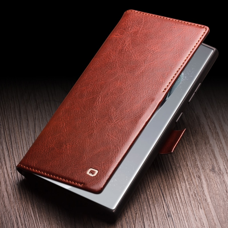 Husa pentru Samsung Galaxy S25 Ultra, Qialino Magnetic Classic Wallet, din piele naturala fina, inchidere sigura magnetica, tip carte, cu buzunare carduri si bani, culoare Maro coffee