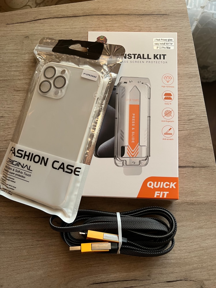 Husa de Protectie Pentru iPhone 13 ProMax MagSafe, model Turcoaz, lucios cu efect 3D tip Pana, design elegant si protectie completa inclusiv Lentile impotriva socurilor si zgarieturilor