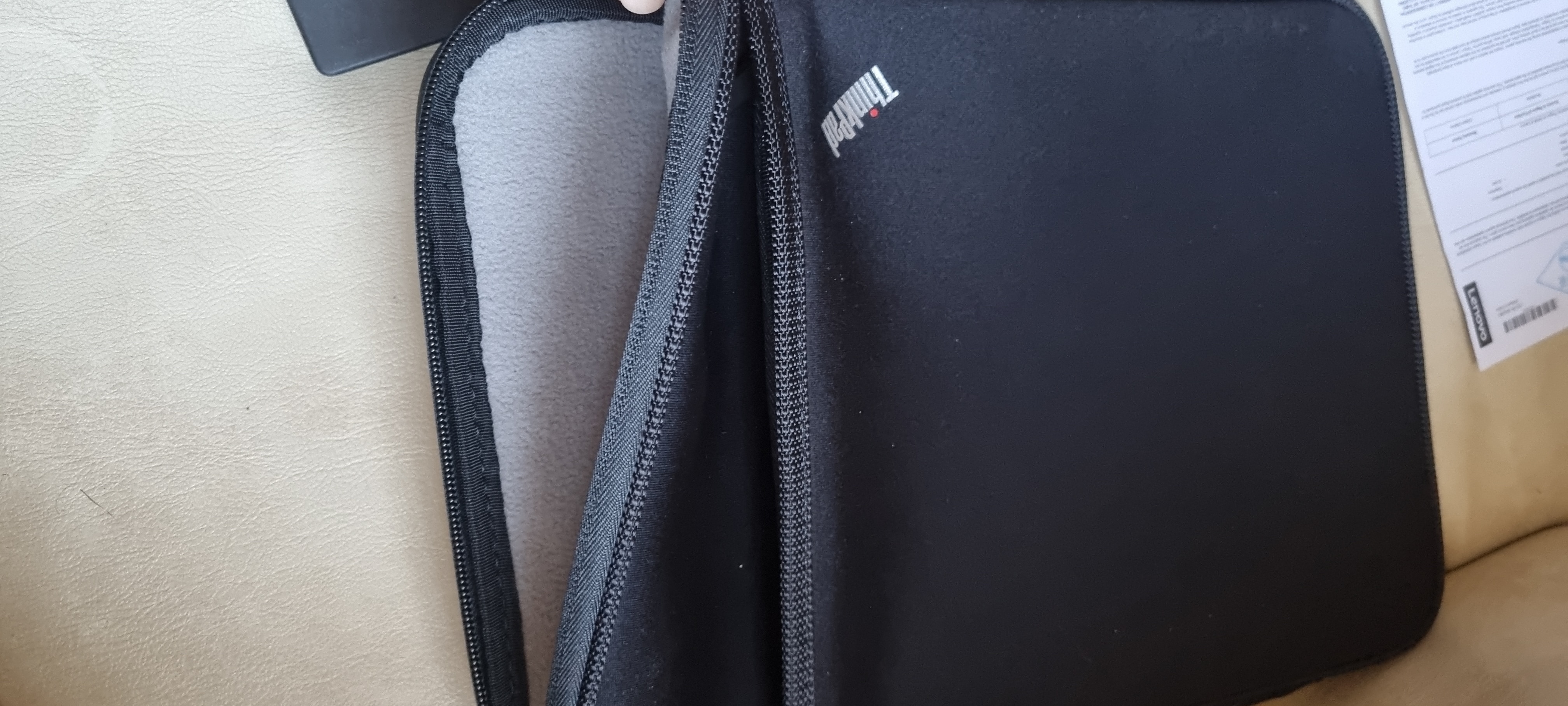 Husa laptop Lenovo ThinkPad Sleeve, 13", Negru