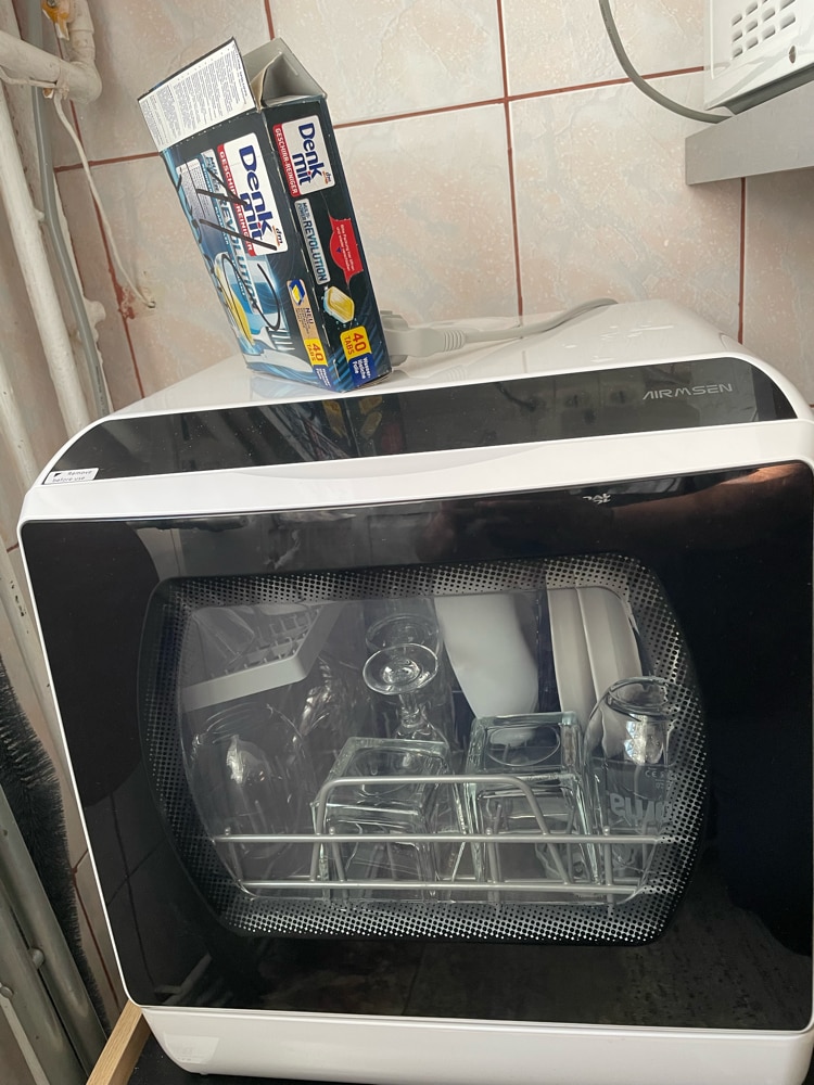 Masina de Spalat Vase Mini Compacta AIRMSEN – Portabila cu Rezervor de 5L, 6 Programe de Spalare, Uscare prin Aer & Ventilatie de 72 Ore, Perfecta pentru Bucatarii Mici, Alb