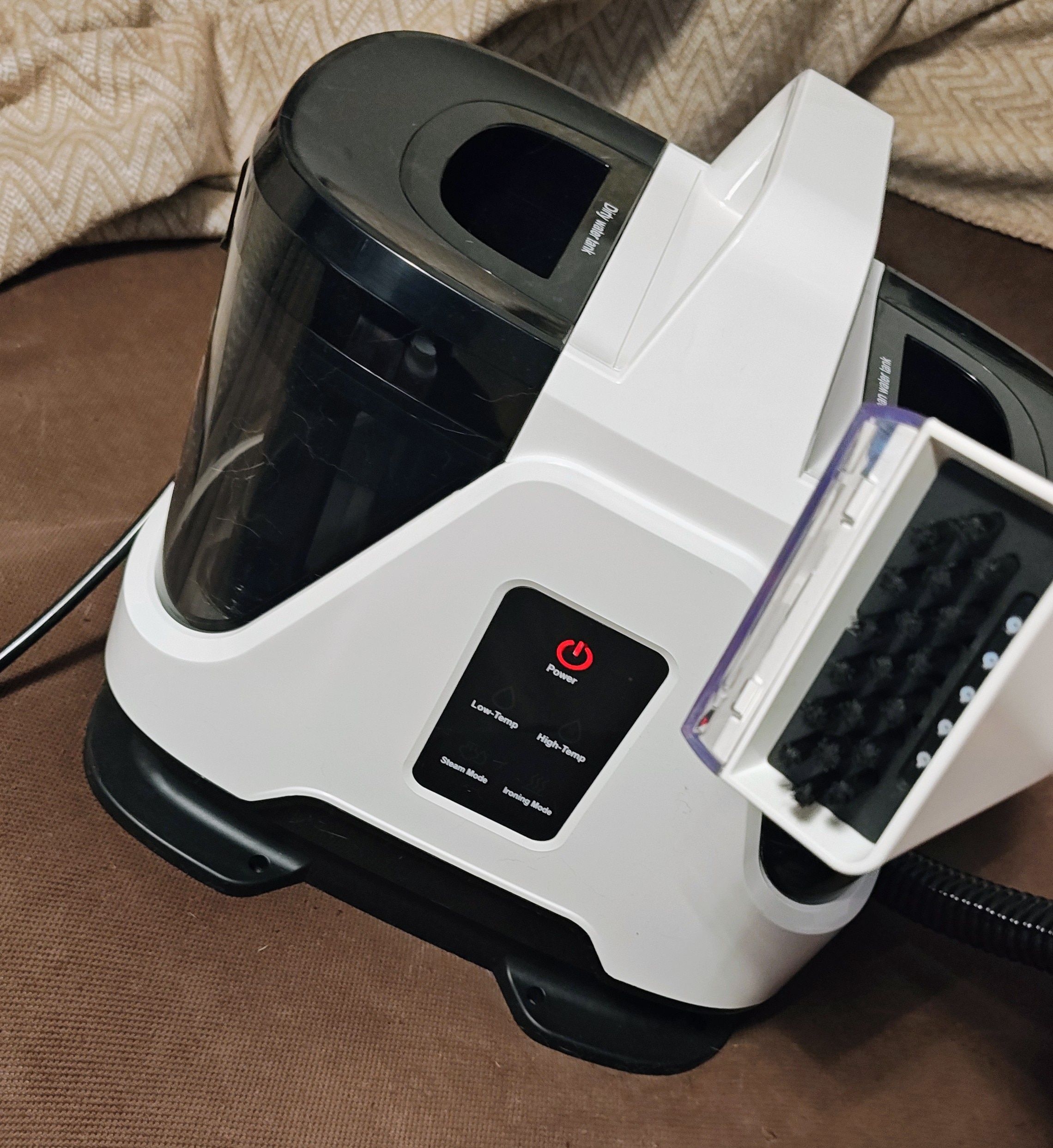 Aspirator cu spalare Lttsoyh®, 600W,1.3l colectare,15KPa aspiratie uragan, uscare rapida, sistem dual-tank, actiune tripla (spray + perie + aspiratie), 3 capete, sigur pentru toate tesaturile, ideal auto & casa, compact