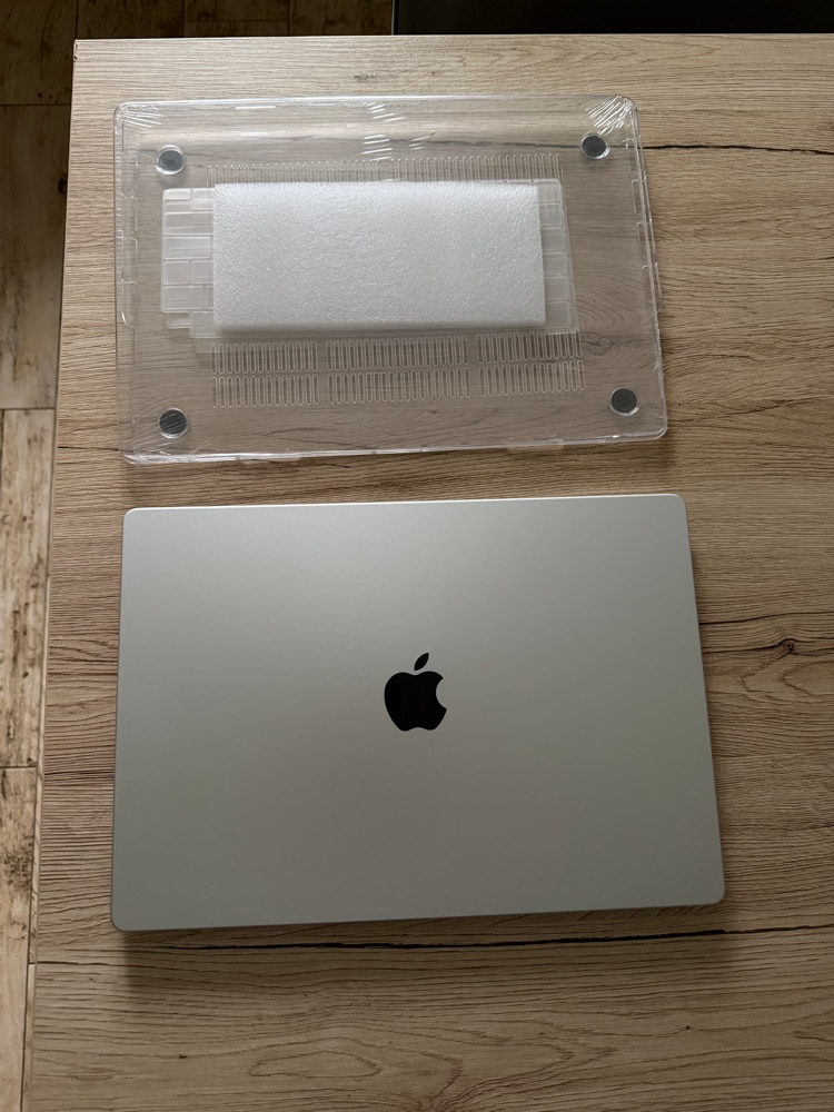 Carcasa Hard Shell pentru MacBook Air 15 (2026/2025/2024/2023) M5/M4/M3/M2 (A3448/A3241/A3114/A2941), Husa & Protectie MacBook, Transparent