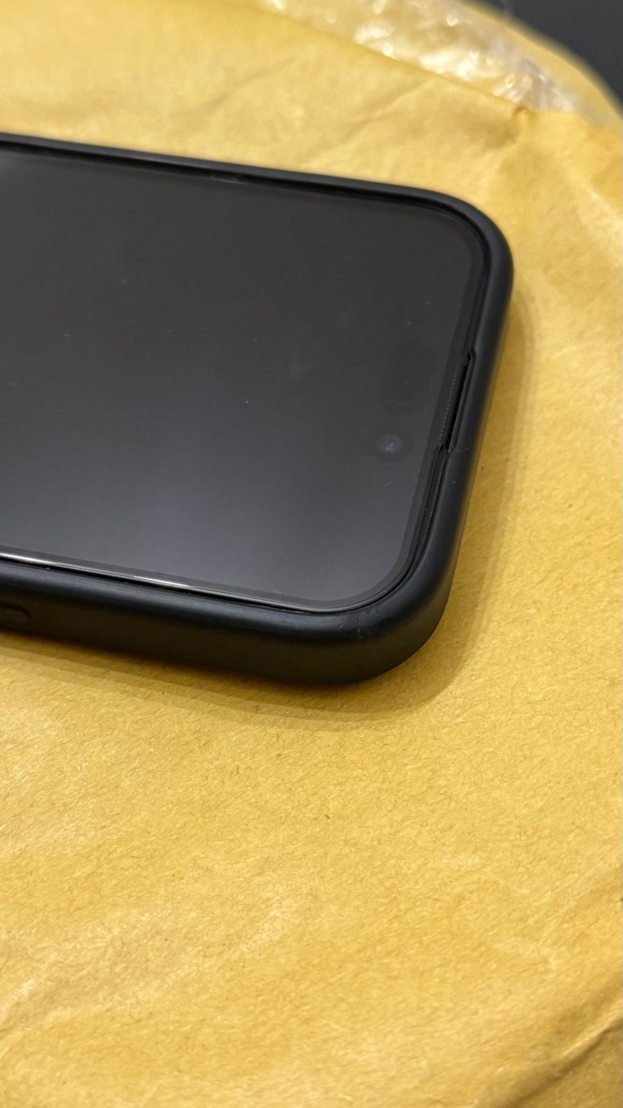 Husa CASEY STUDIOS™ pentru Apple iPhone 15, Soft Silicone Premium, Microfibra in Interior, Negru, de Protectie, Ultra Slim, pentru Incarcare Wireless, Margini Ridicate pentru Protectia Ecranului si a Camerelor