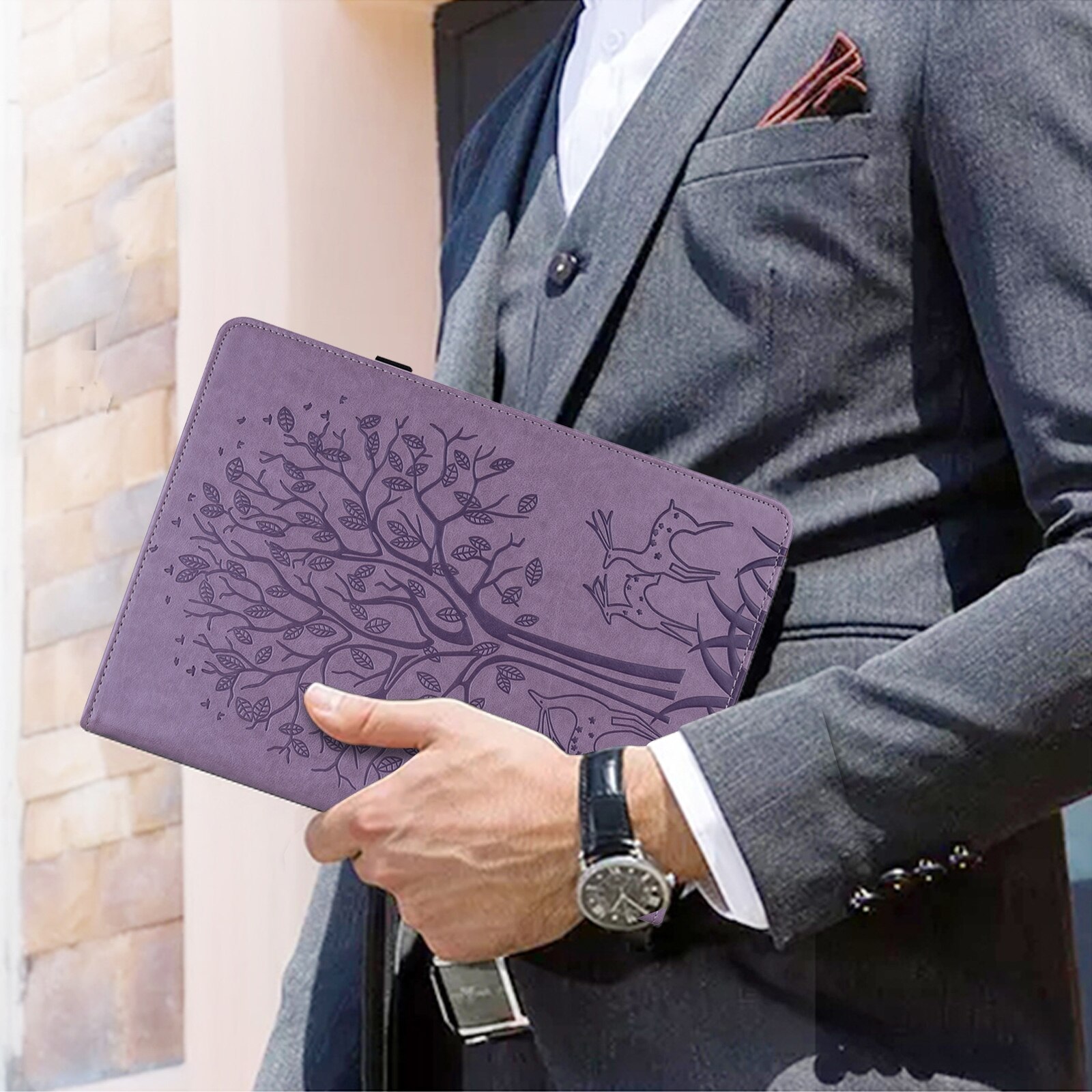 Husa tableta pentru Lenovo M10 TB-X505L, model cu imprimeu copac si cerb, din piele PU cu design orizontal, suport si sloturi pentru carduri, violet